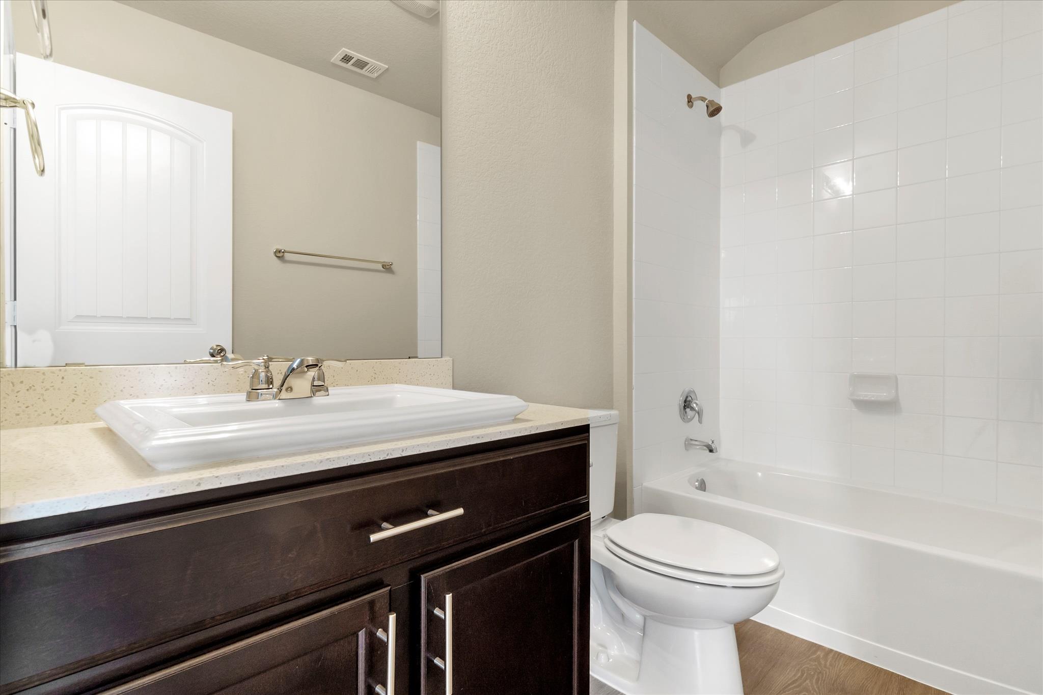 1013 Gaelic Dr Property Photo 17