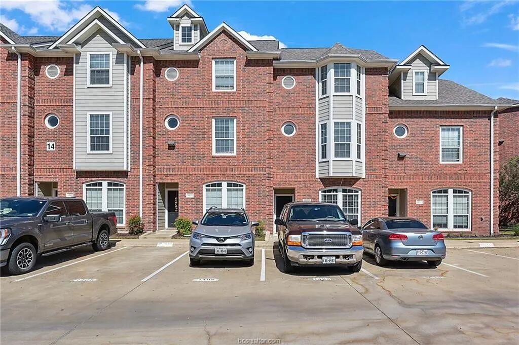 305 Holleman Dr E #1406 Property Photo 2