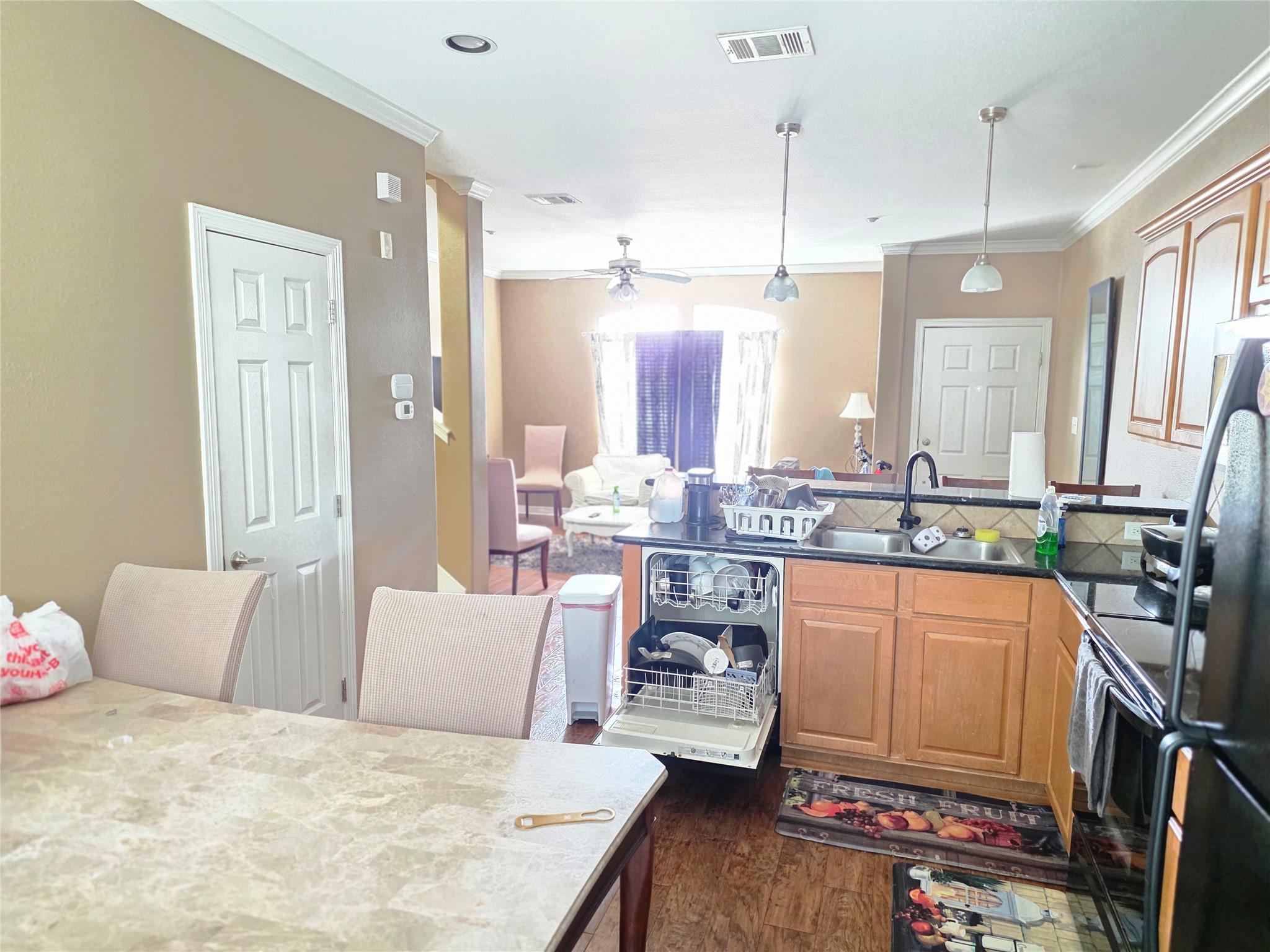 305 Holleman Dr E #1406 Property Photo 6