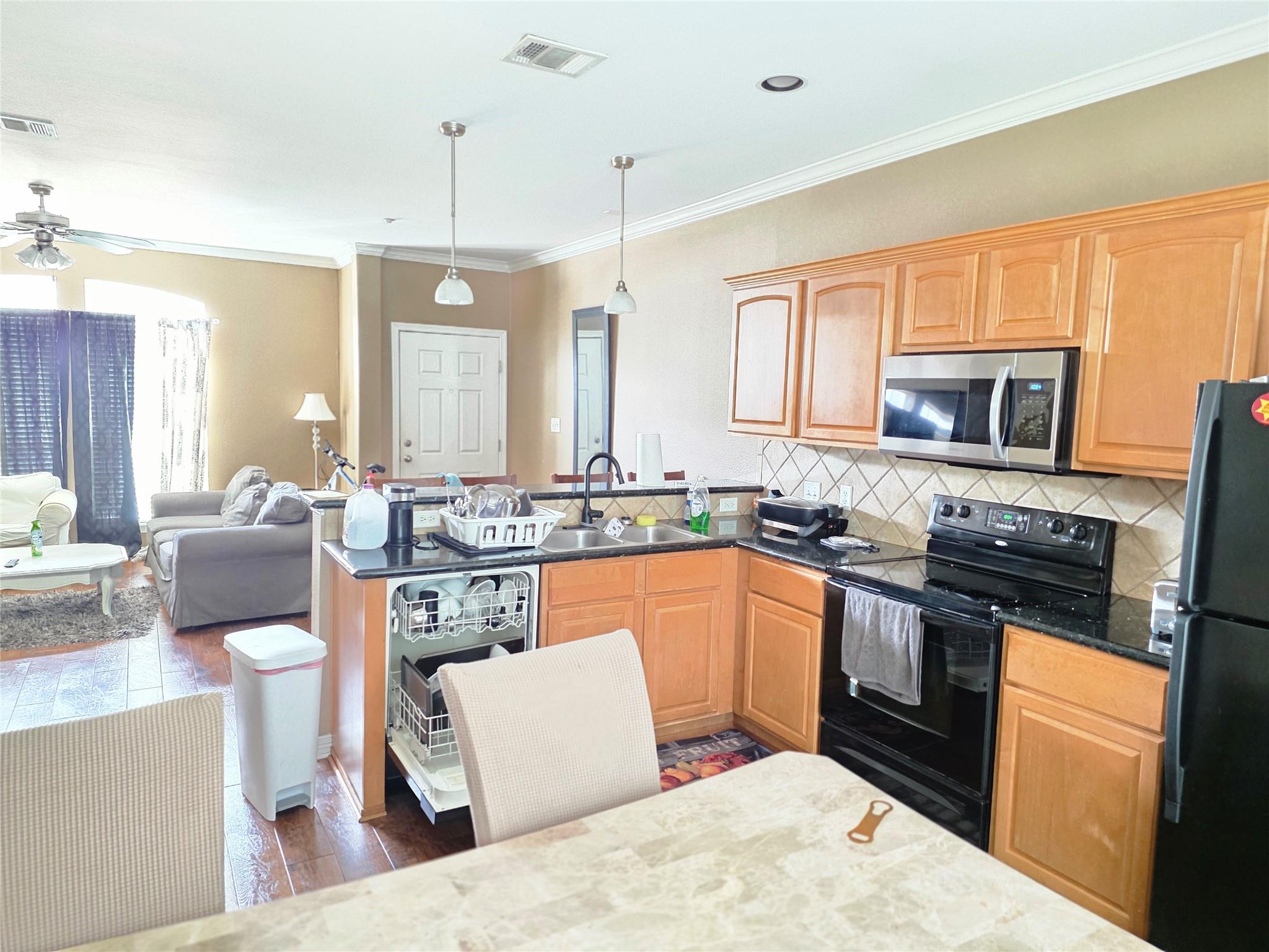 305 Holleman Dr E #1406 Property Photo 7