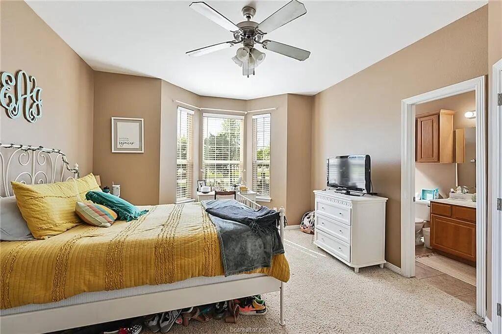 305 Holleman Dr E #1406 Property Photo 12