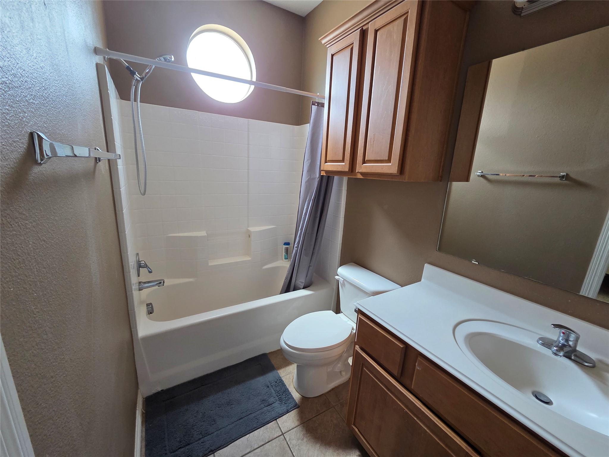 305 Holleman Dr E #1406 Property Photo 28