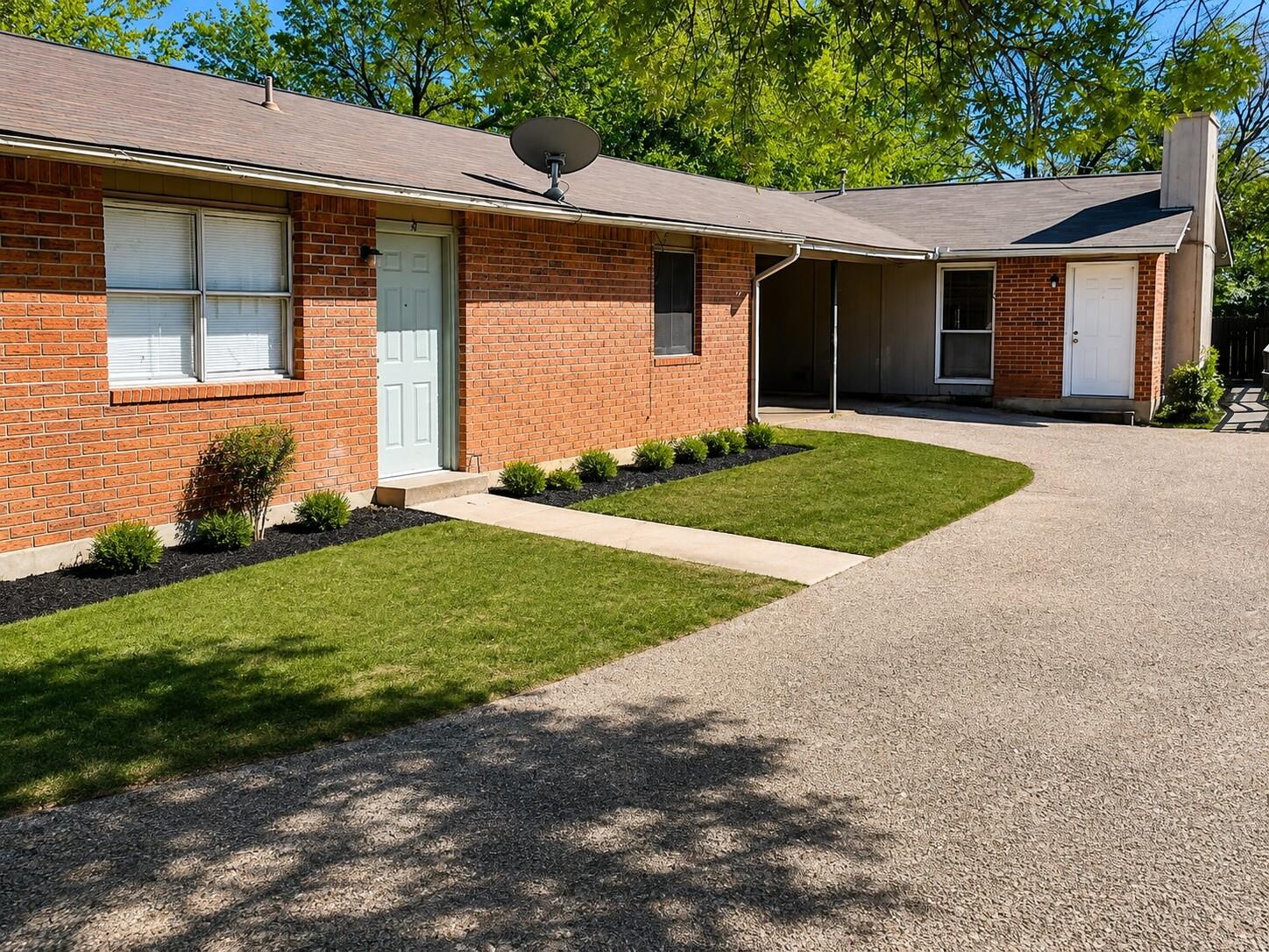 415 Thelma Dr #b Property Photo 1
