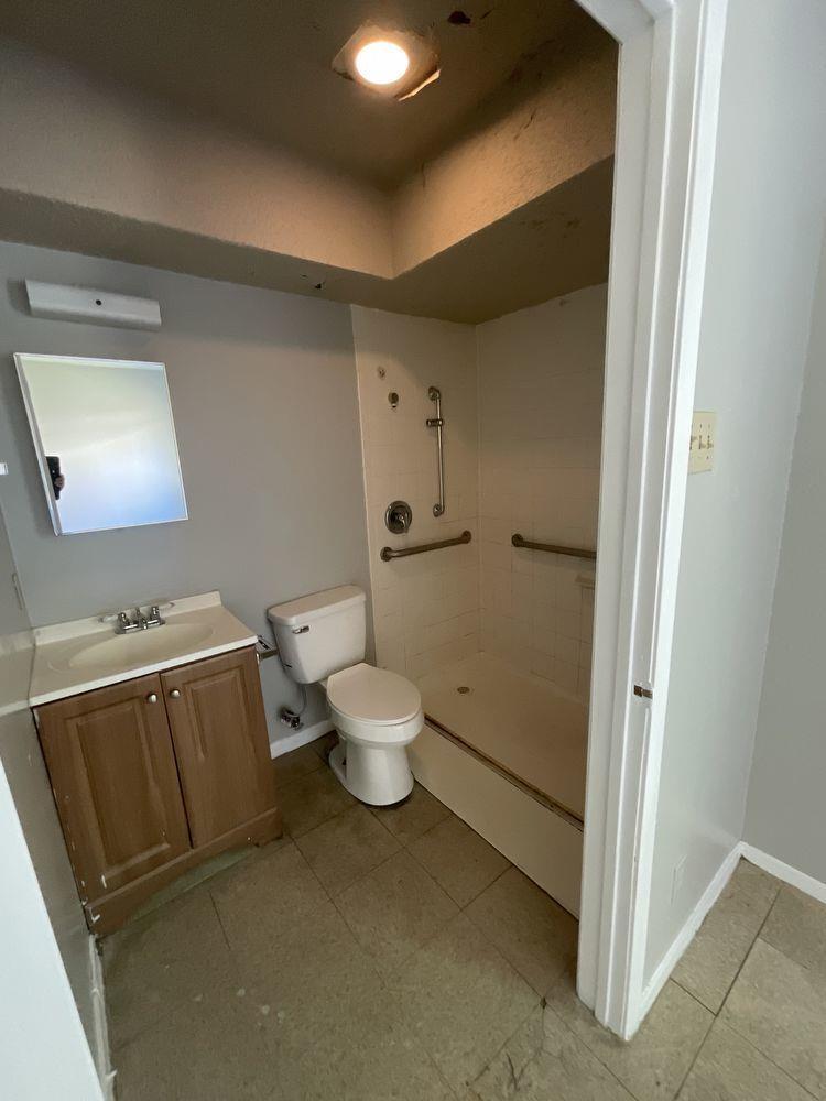 415 Thelma Dr #b Property Photo 5