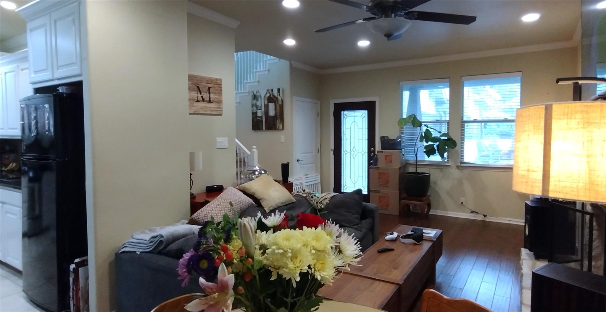 500 Kenniston Dr #b Property Photo 4