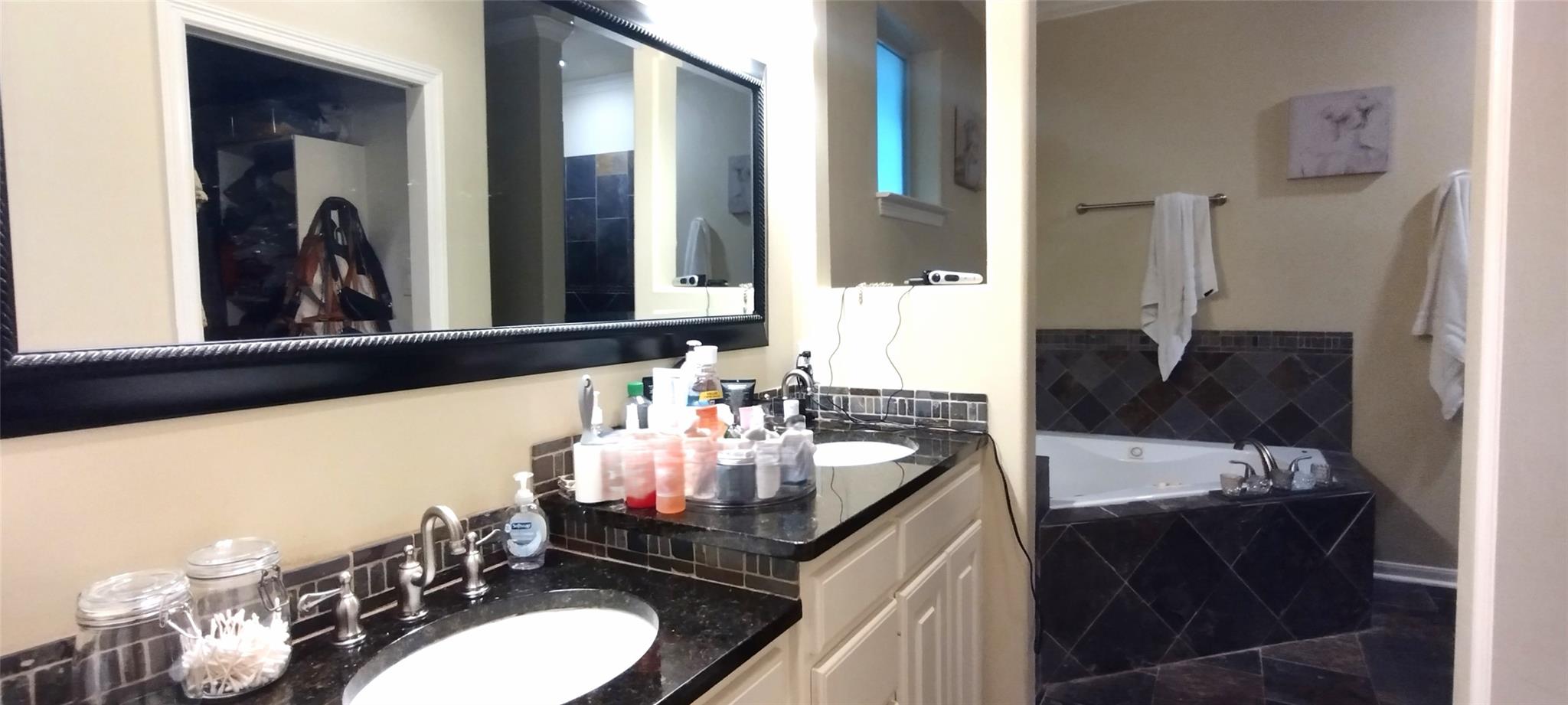500 Kenniston Dr #b Property Photo 14