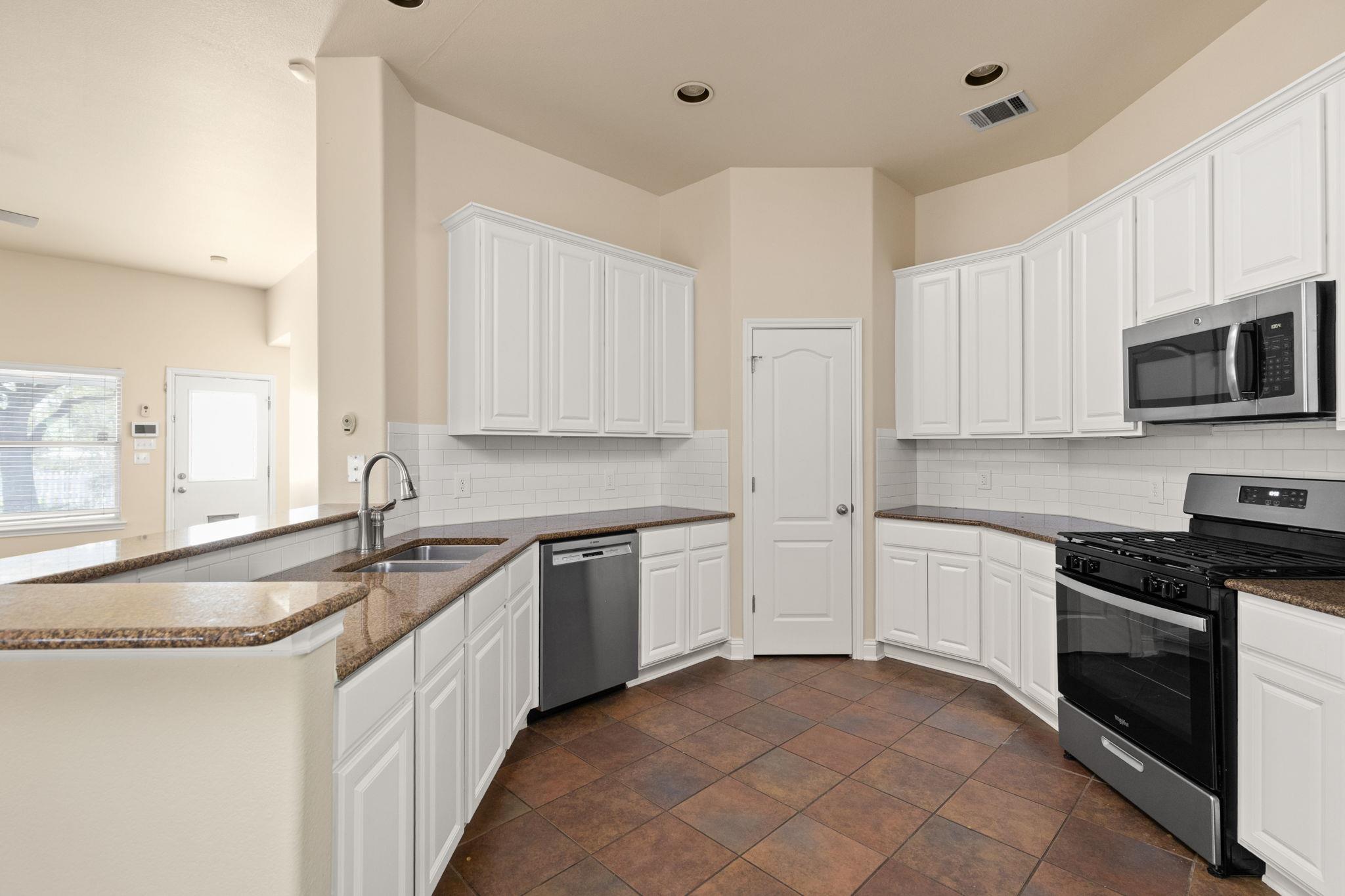 784 Sampson None Property Photo 25
