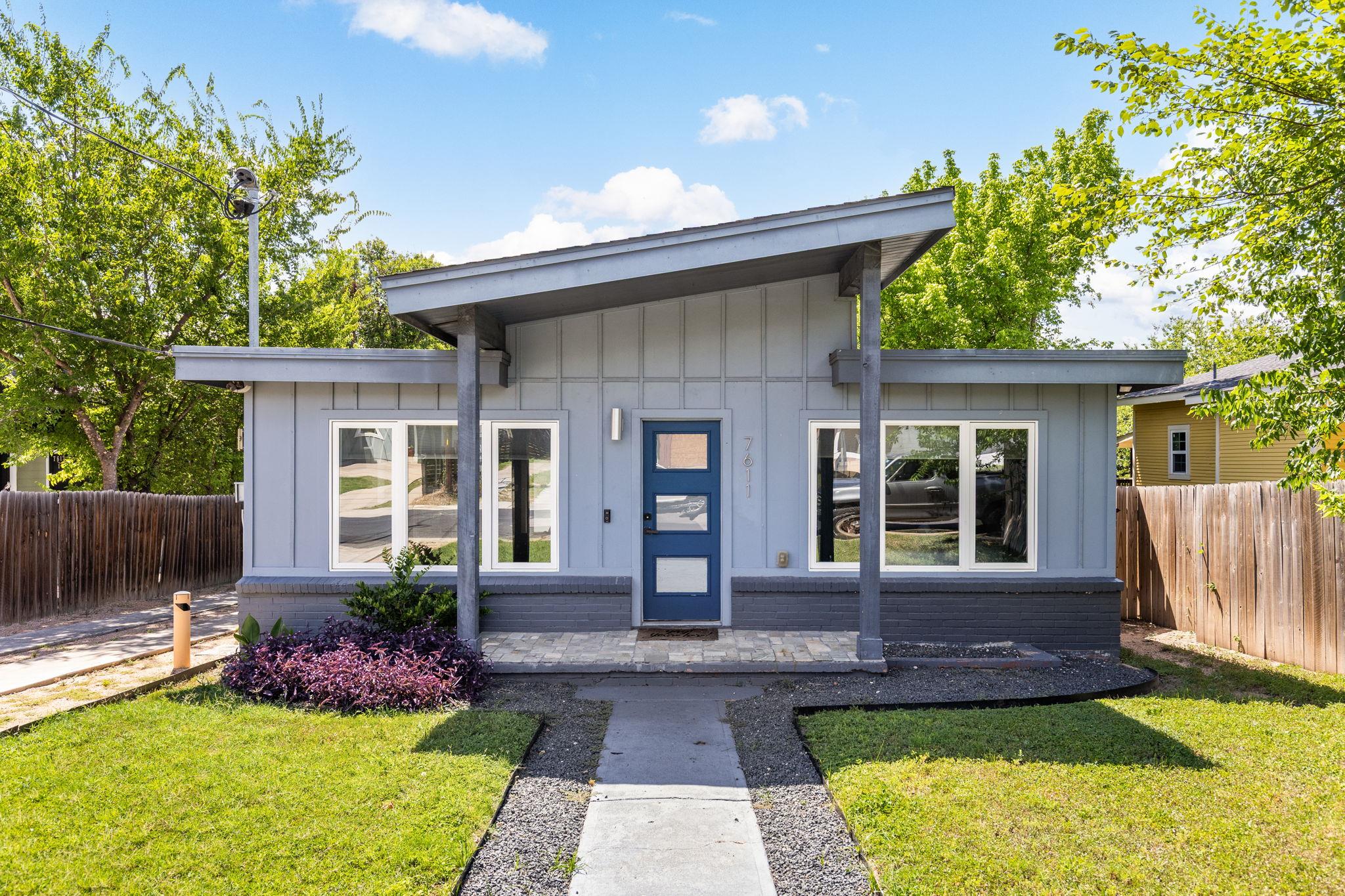 7611 Providence Ave #a Property Photo 2