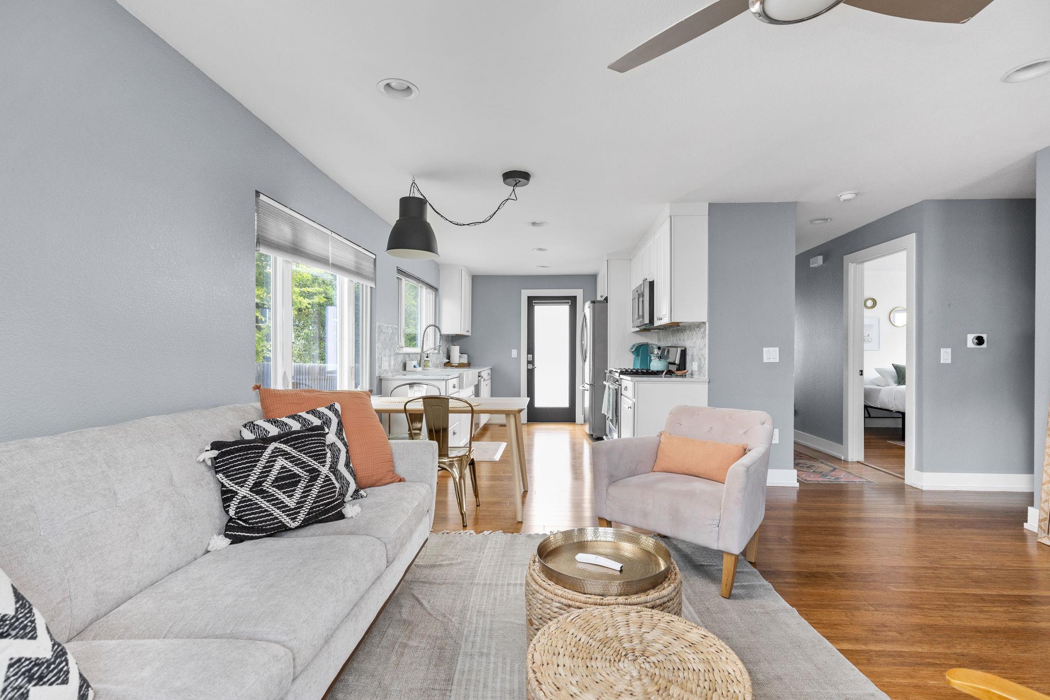 7611 Providence Ave #a Property Photo 10