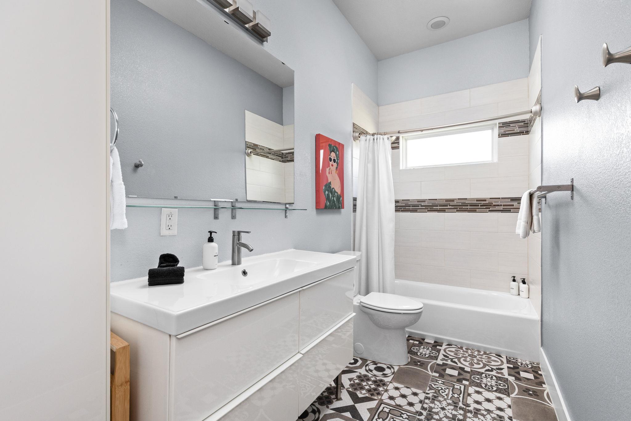 7611 Providence Ave #a Property Photo 26