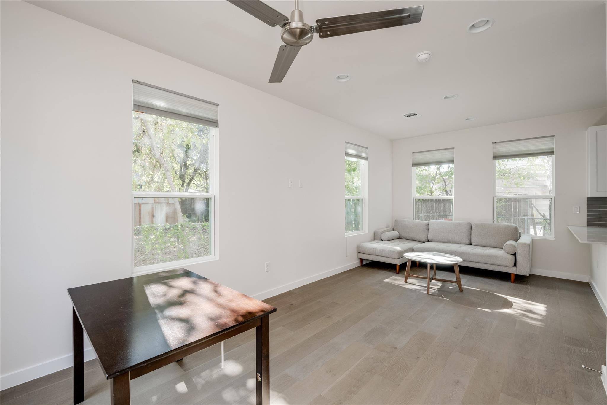 909 Capitol Ct 2 Property Photo 1