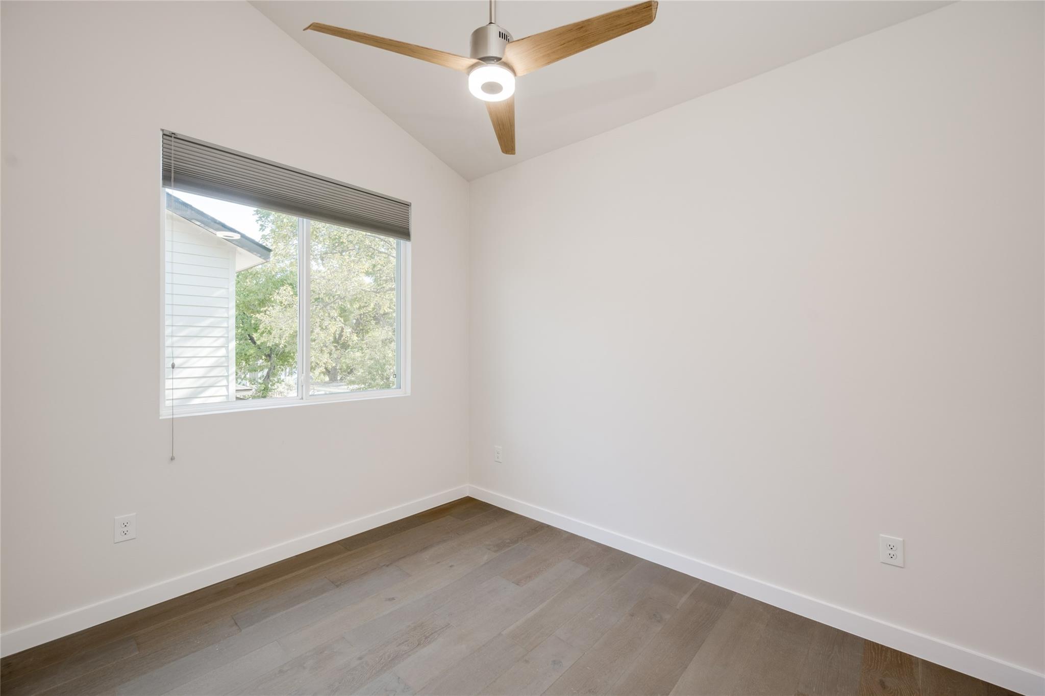 909 Capitol Ct 2 Property Photo 16