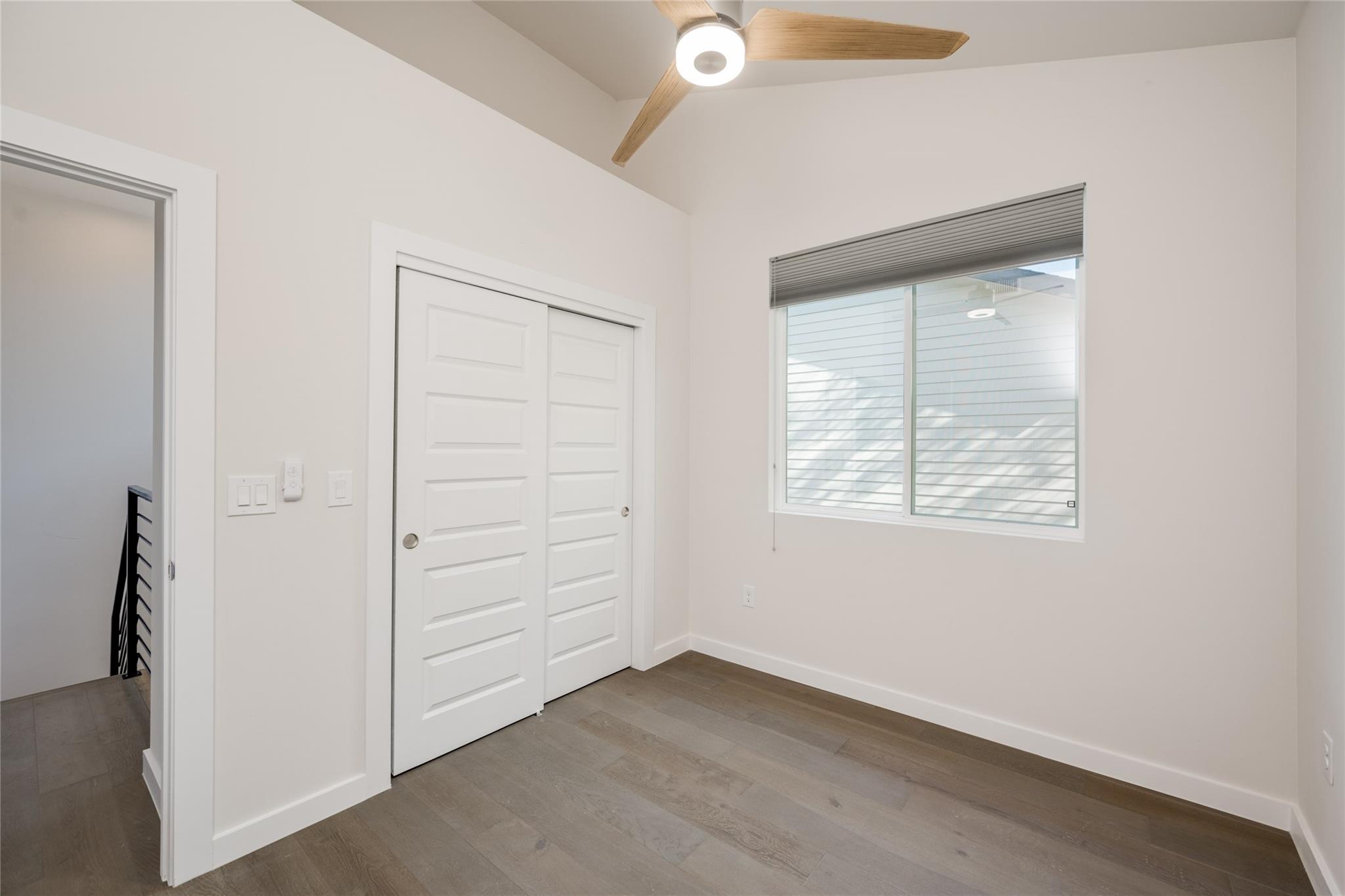 909 Capitol Ct 2 Property Photo 17