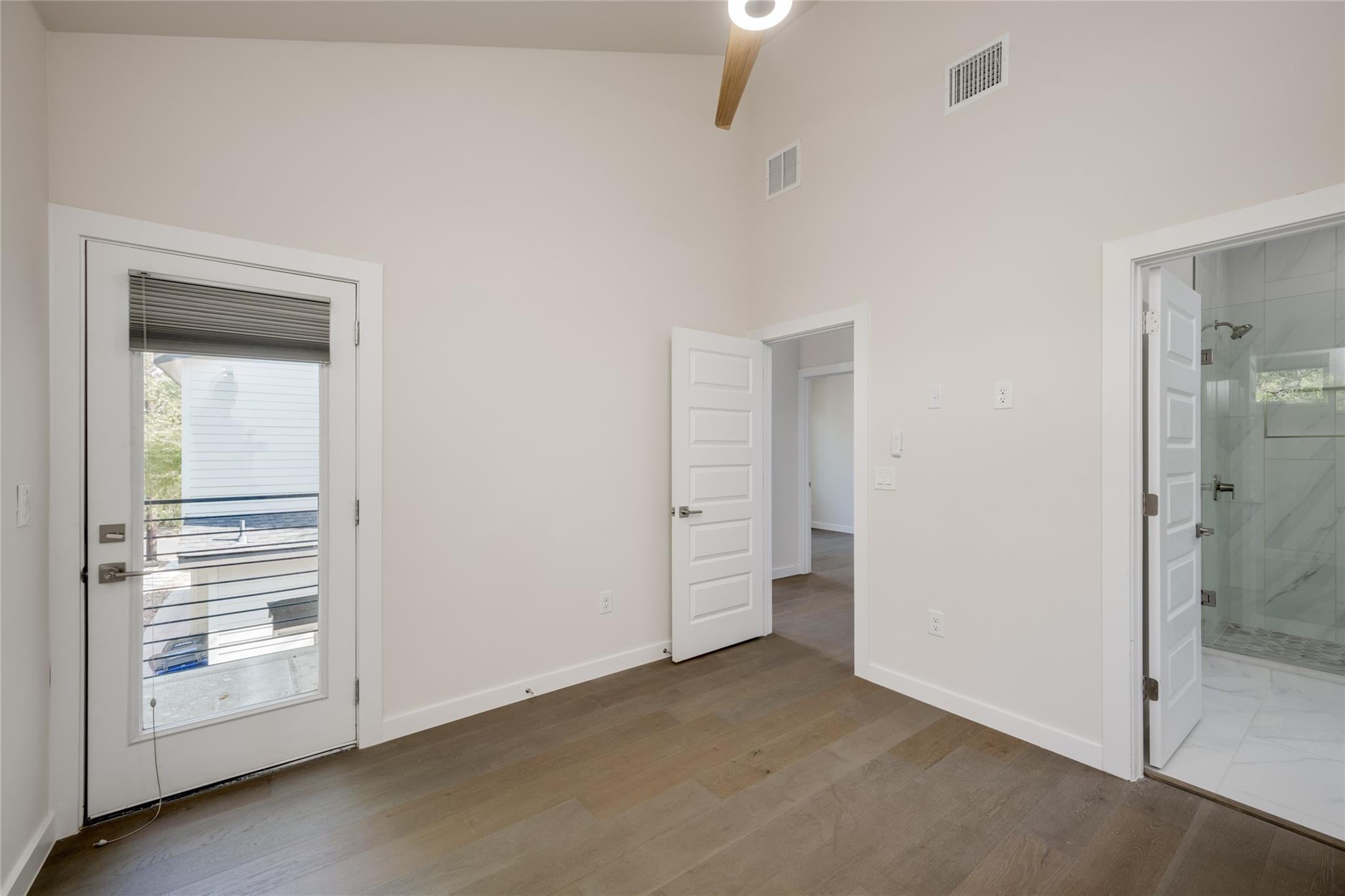 909 Capitol Ct 2 Property Photo 21
