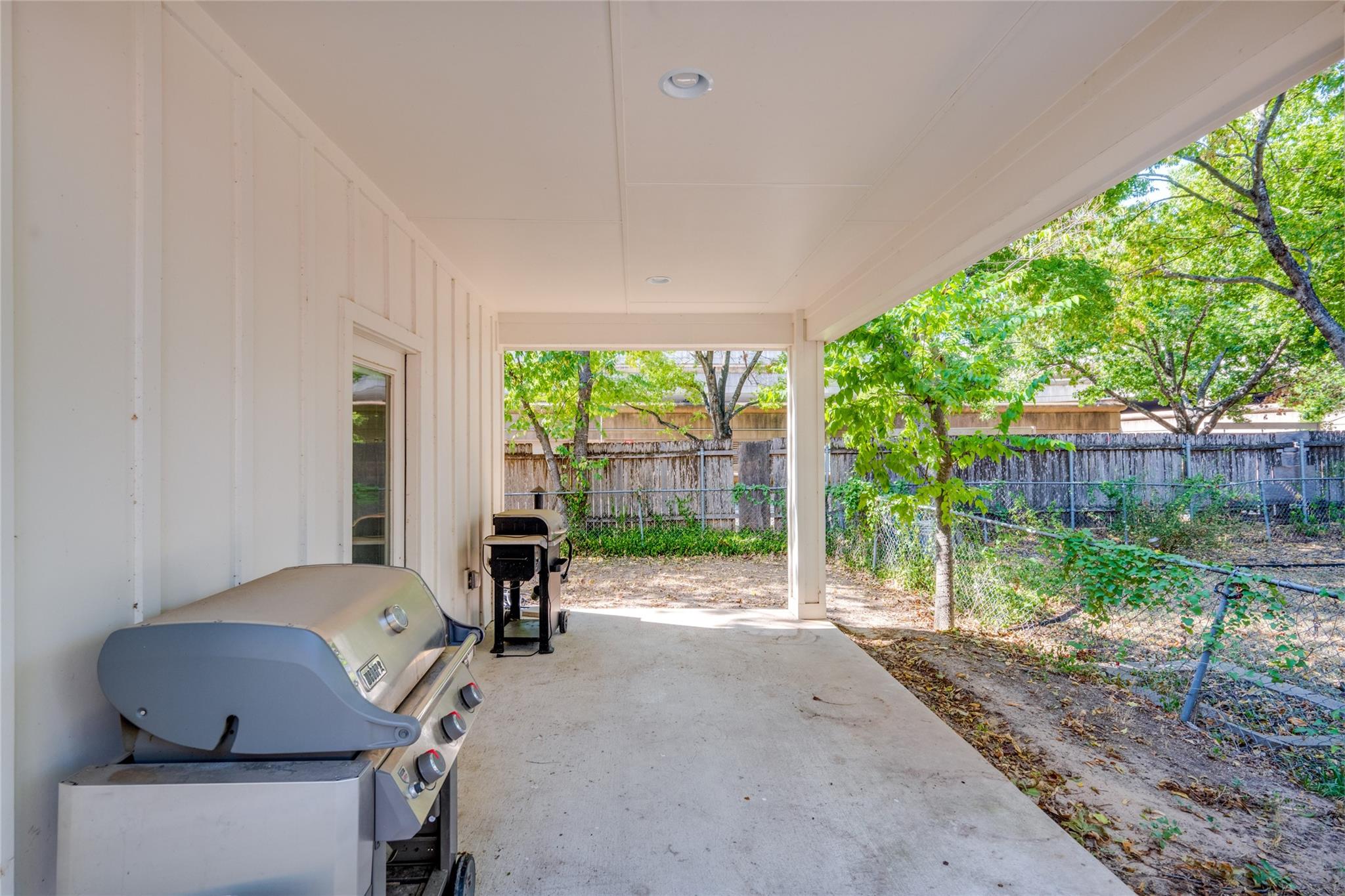 909 Capitol Ct 2 Property Photo 26