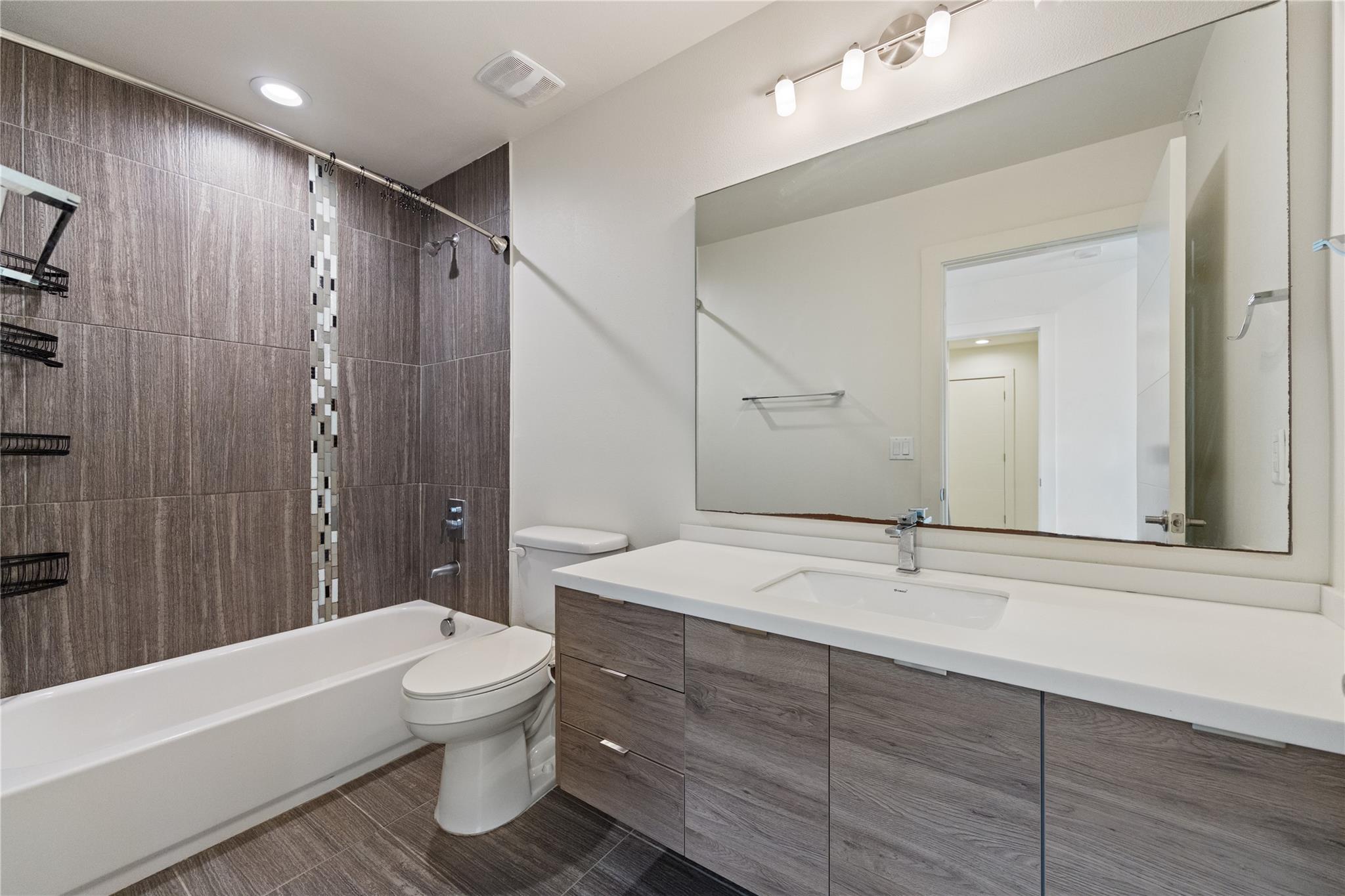 604 N Bluff Dr #225 Property Photo 14