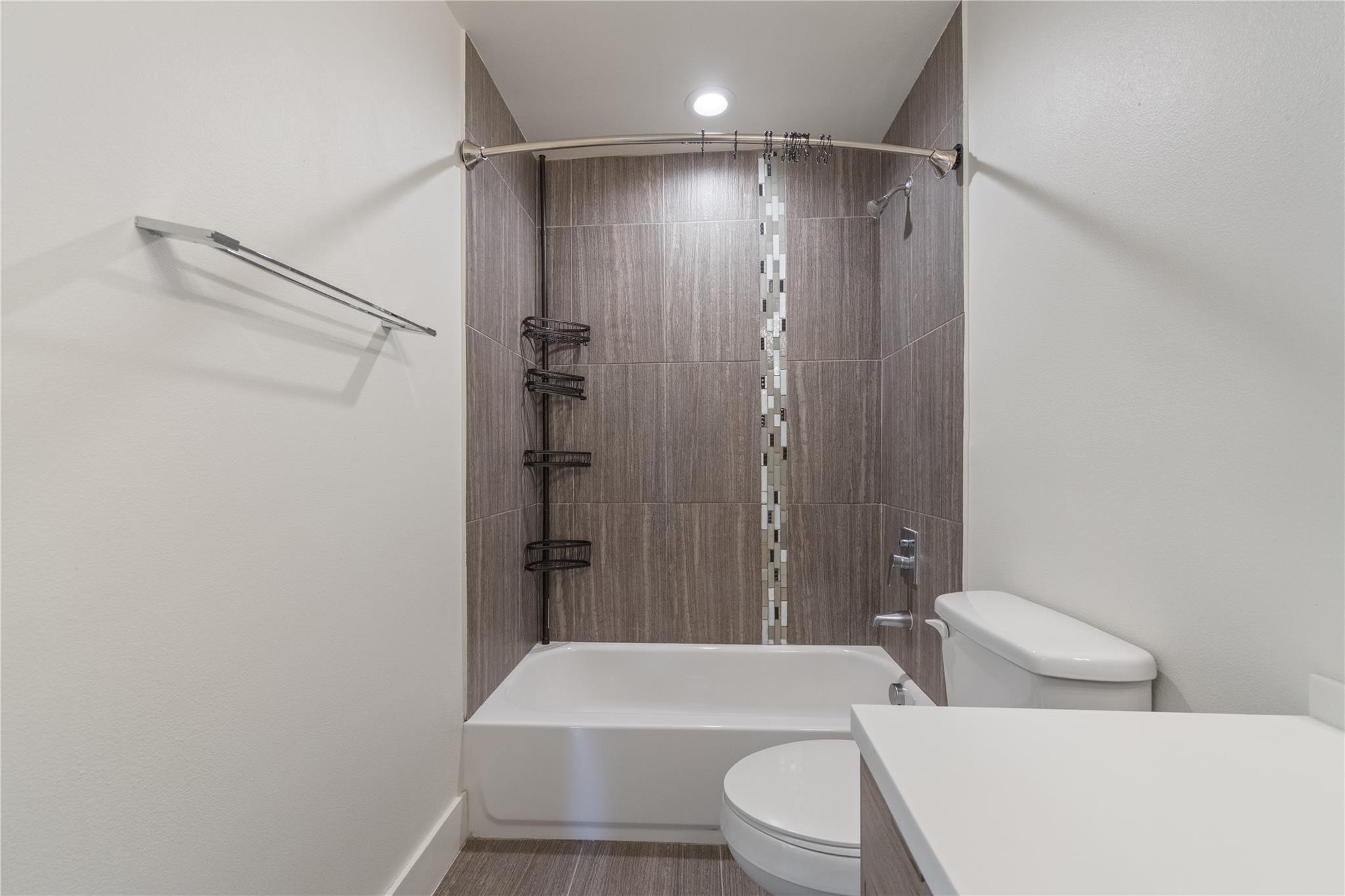 604 N Bluff Dr #225 Property Photo 15