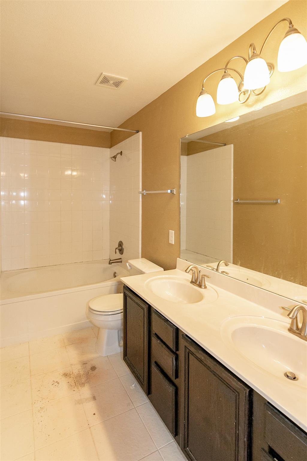 8801 Edmundsbury Dr Property Photo 12