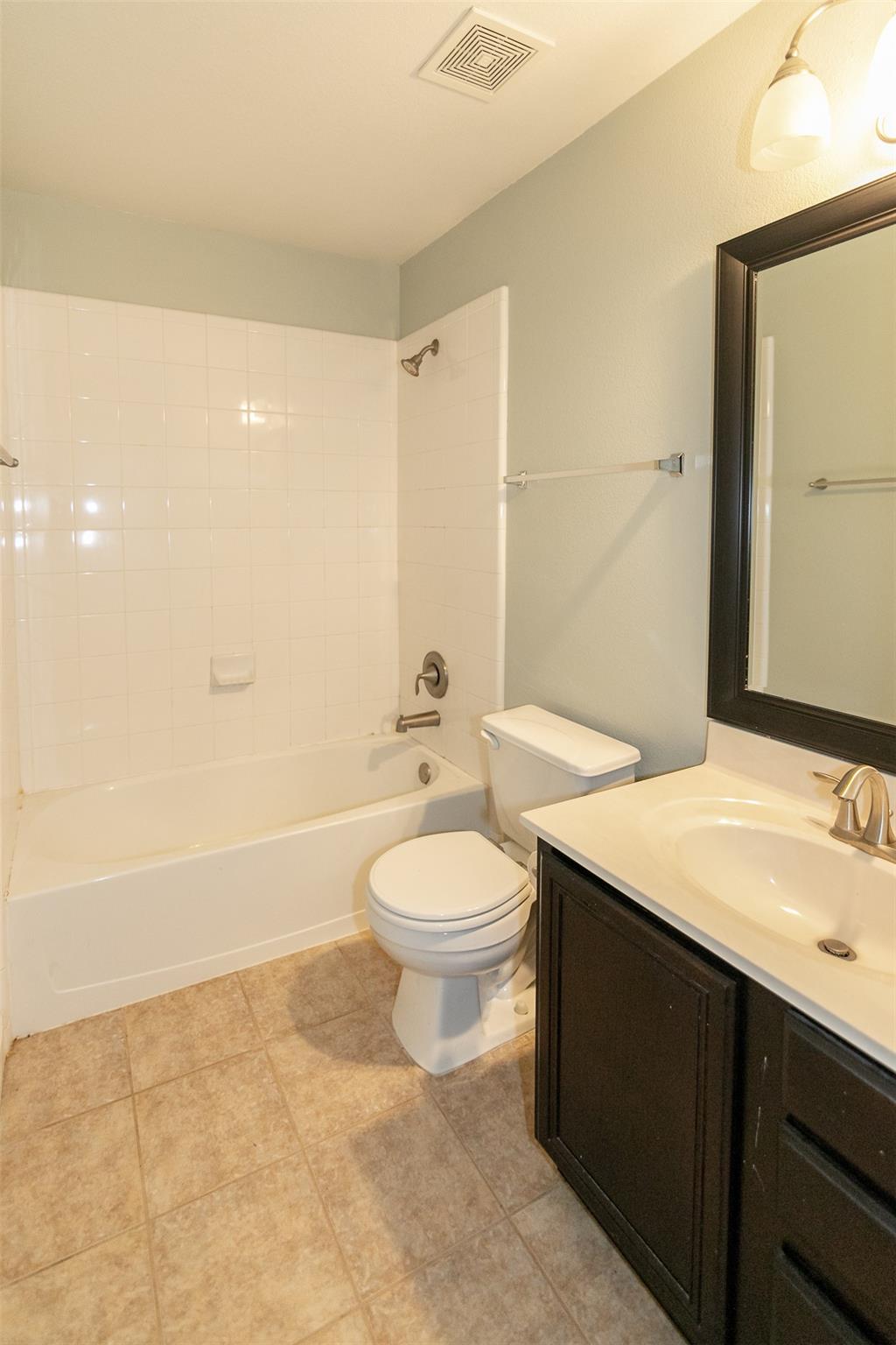8801 Edmundsbury Dr Property Photo 15