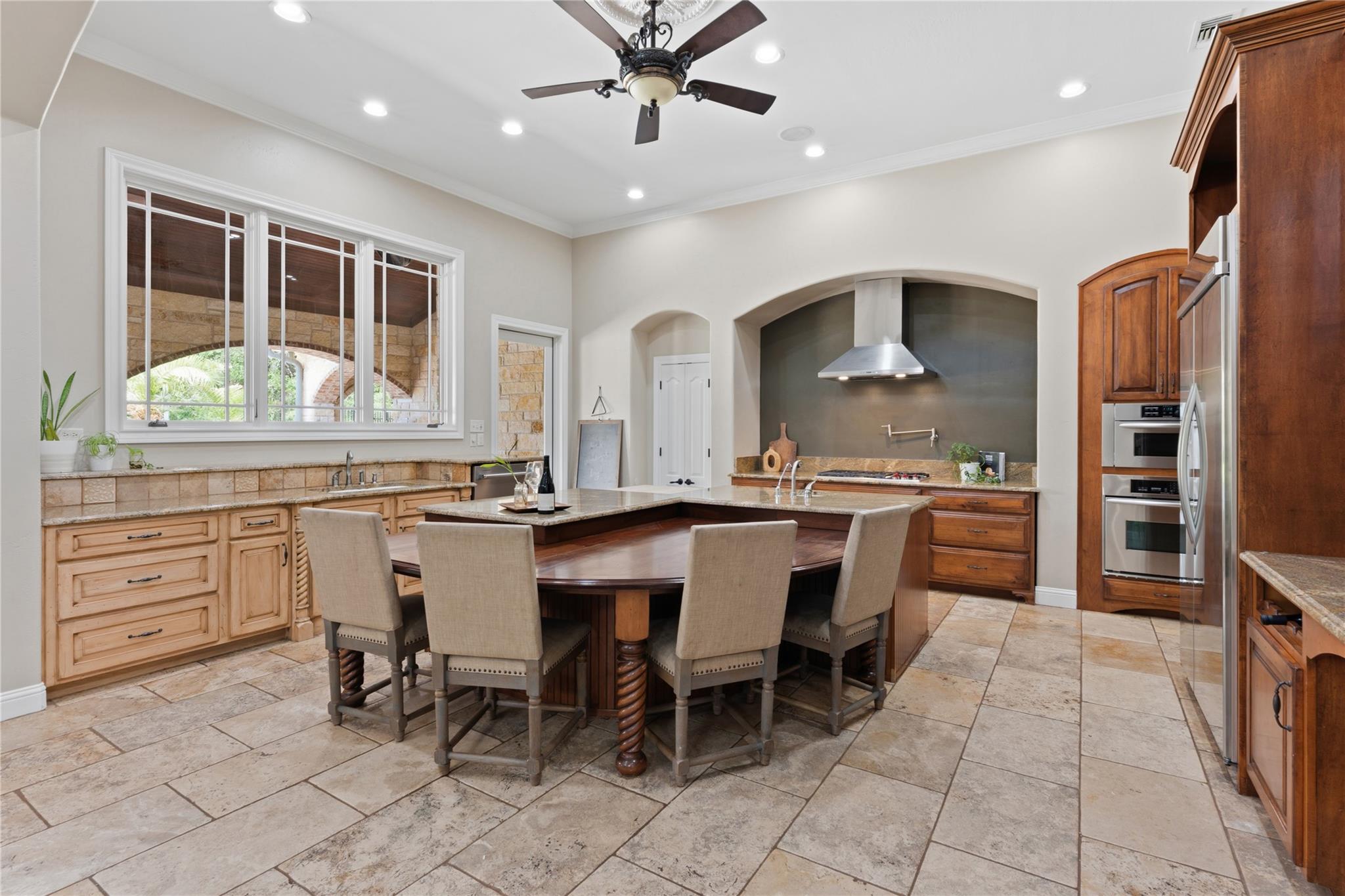 345 Leafdale Trl Property Photo 9