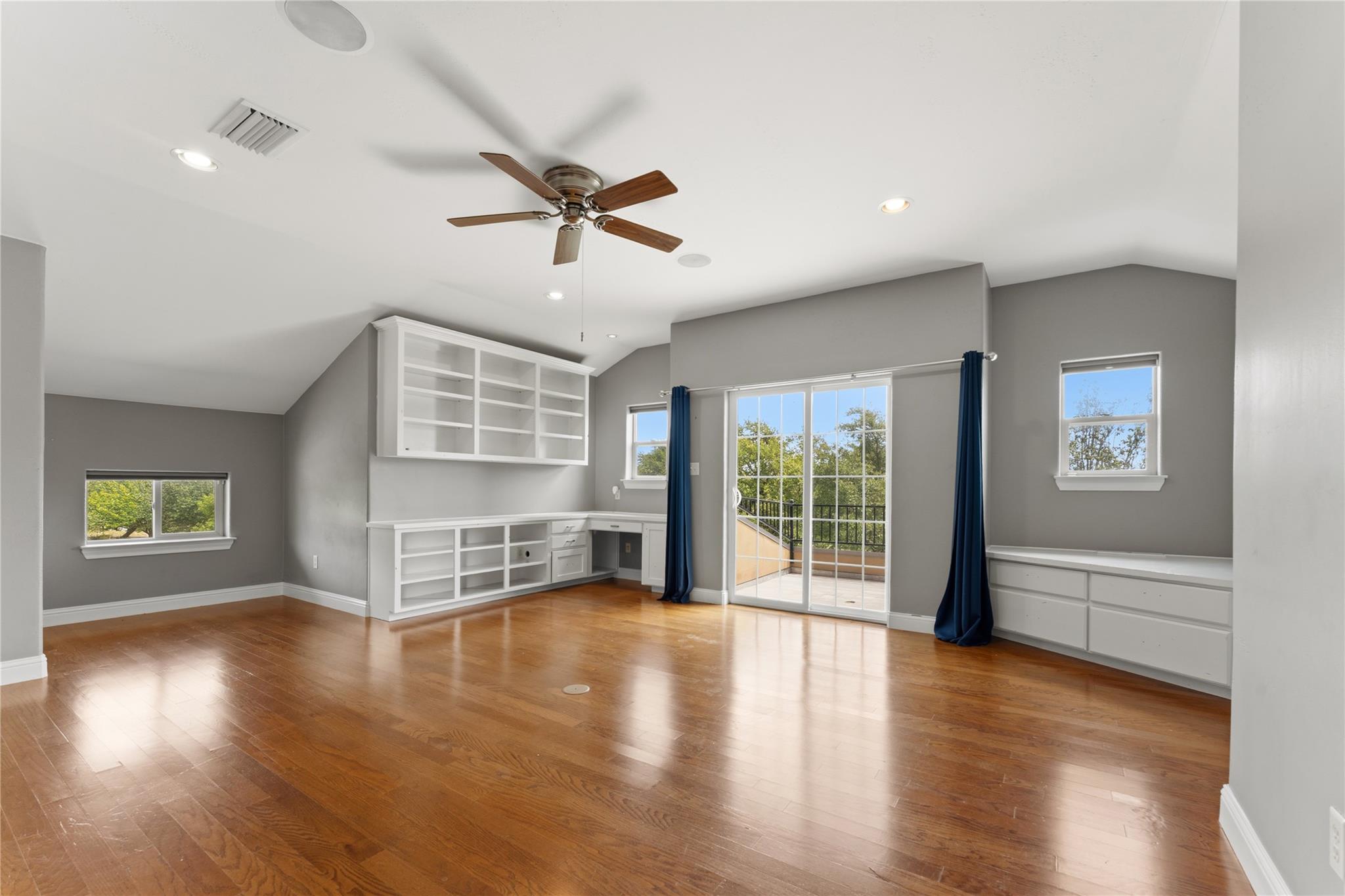 345 Leafdale Trl Property Photo 16