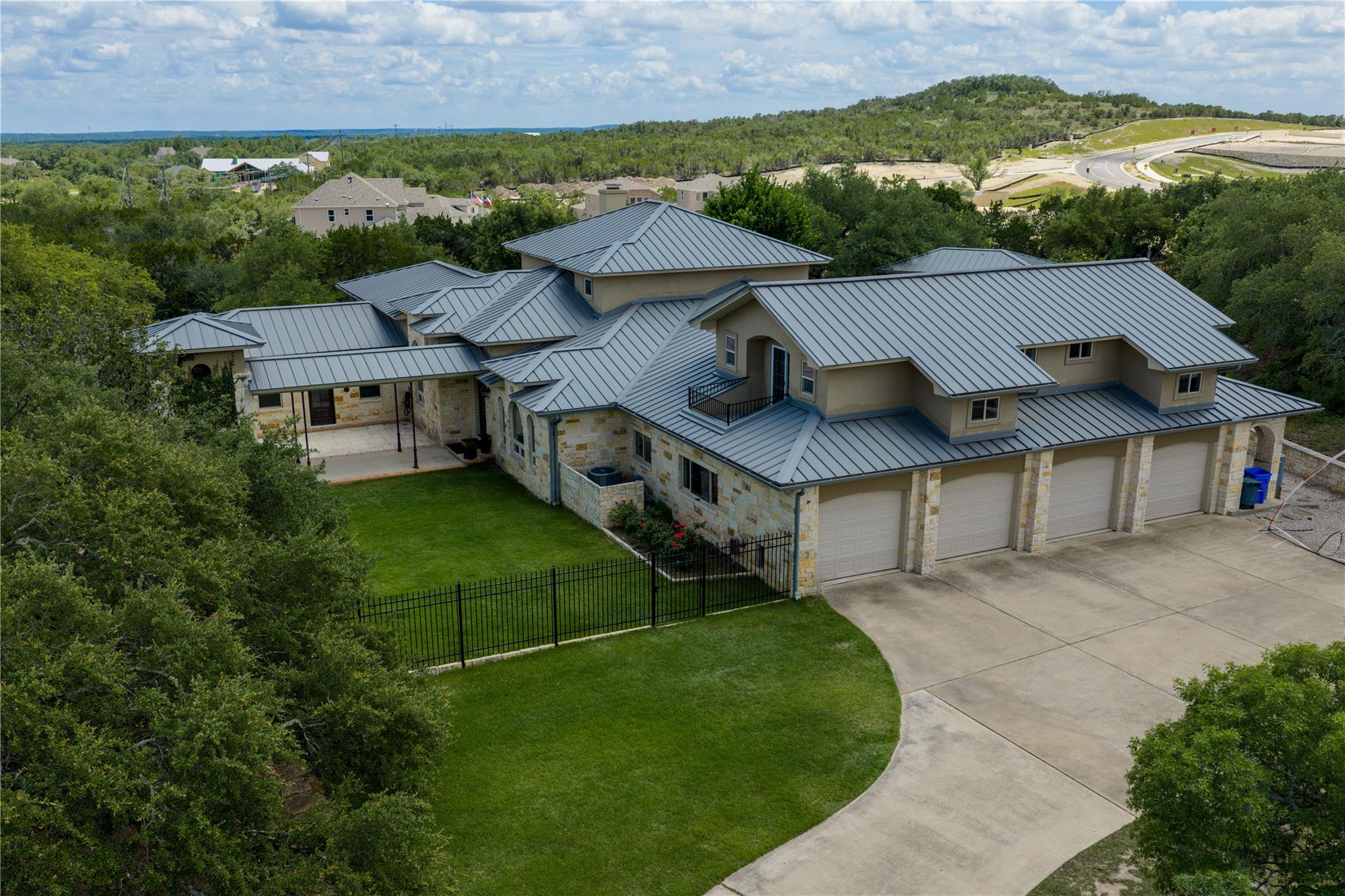 345 Leafdale Trl Property Photo 27