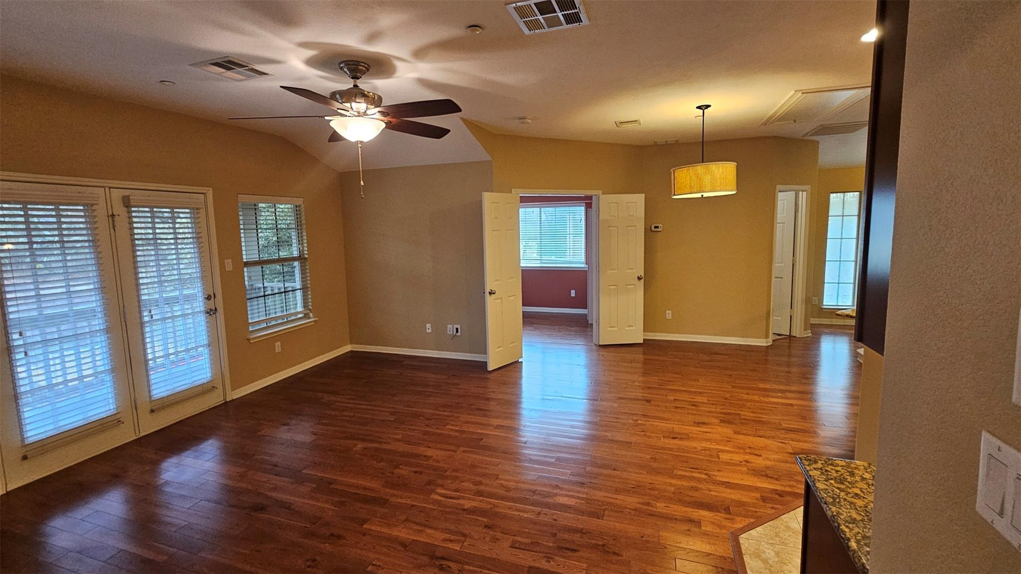 1310 W Parmer Ln #1701 Property Photo 7