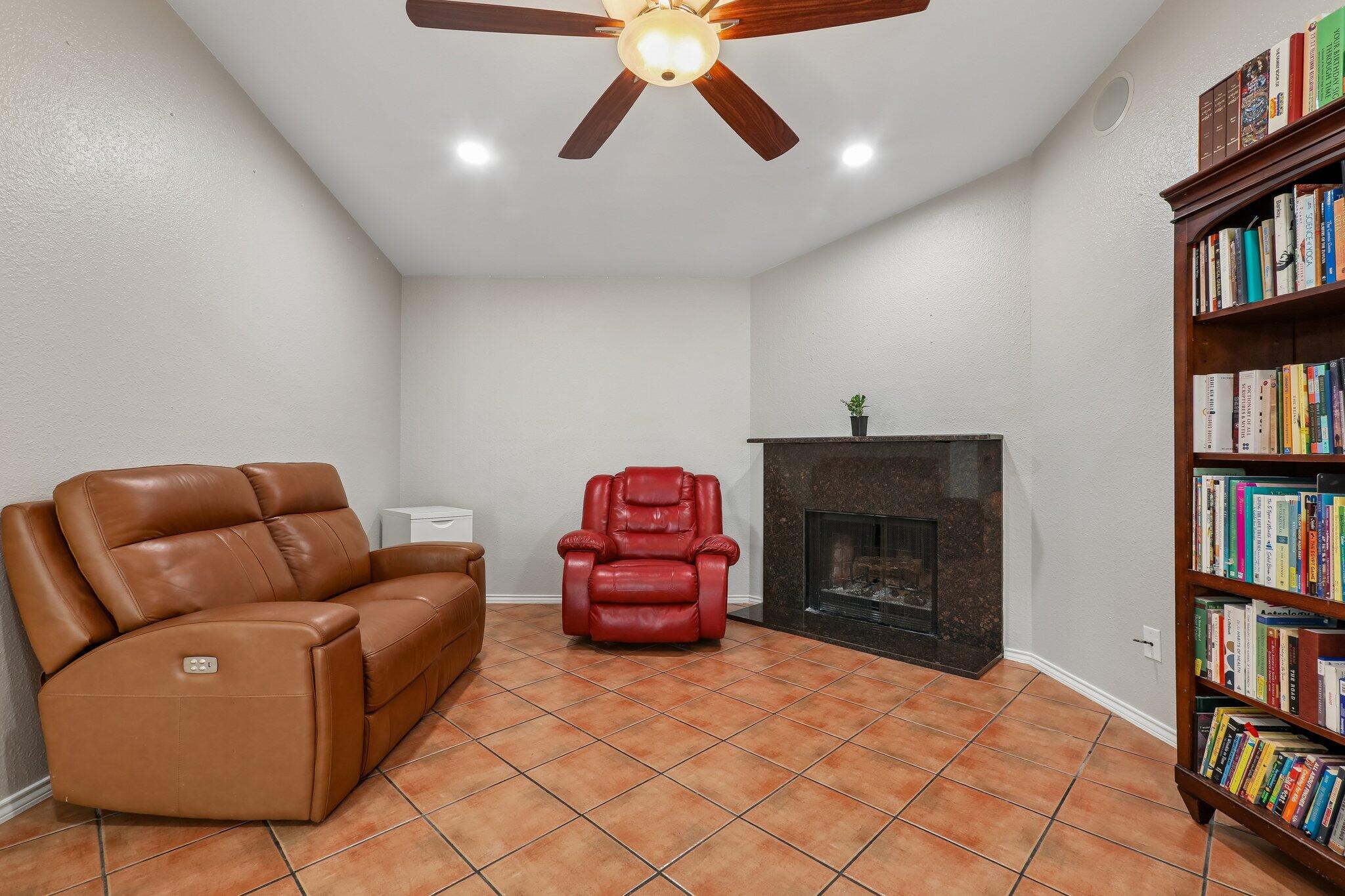 5919 Kevin Kelly Pl Property Photo 4