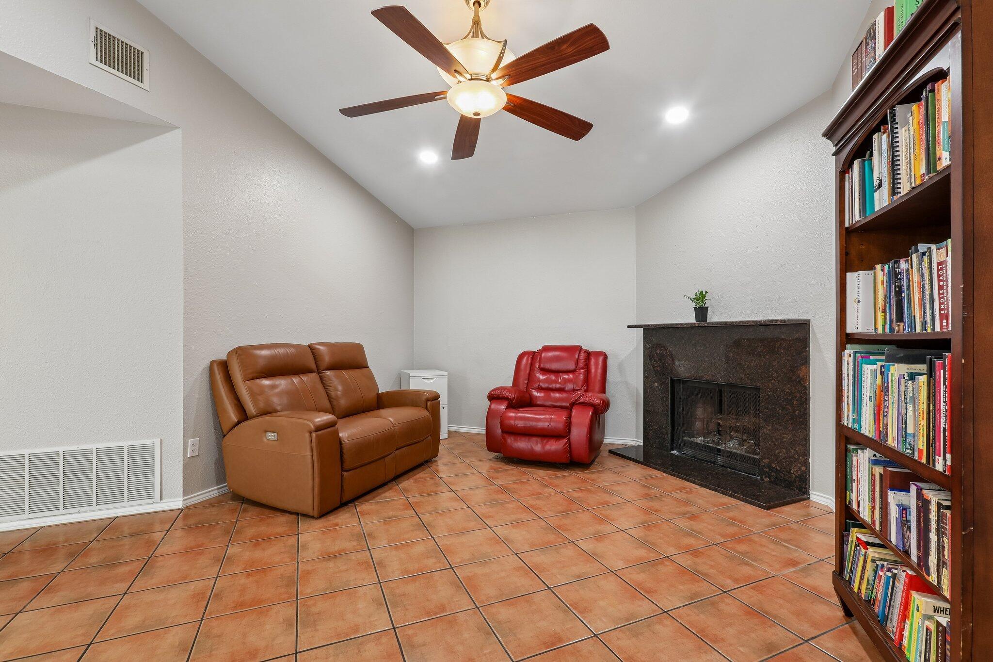 5919 Kevin Kelly Pl Property Photo 5