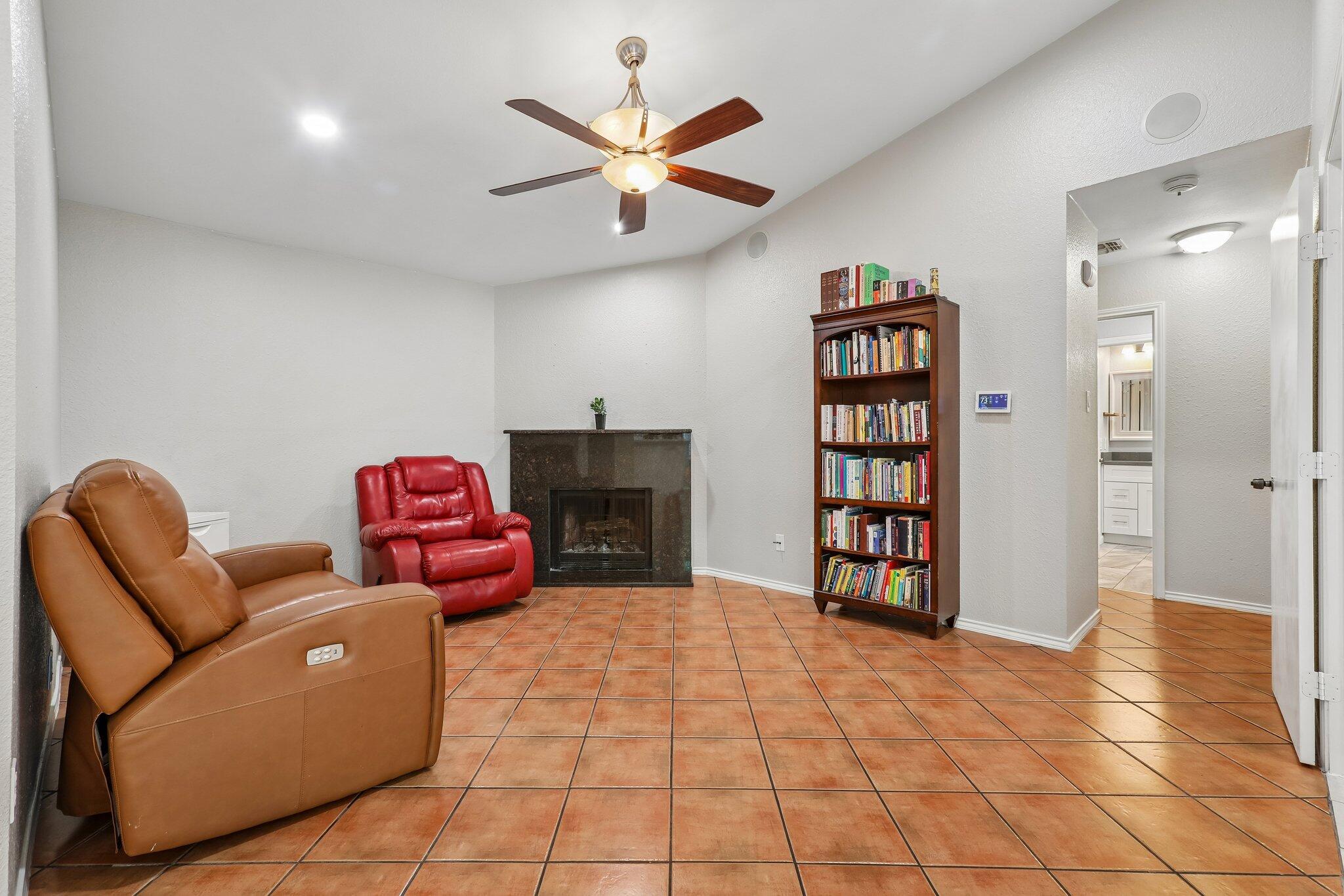 5919 Kevin Kelly Pl Property Photo 6