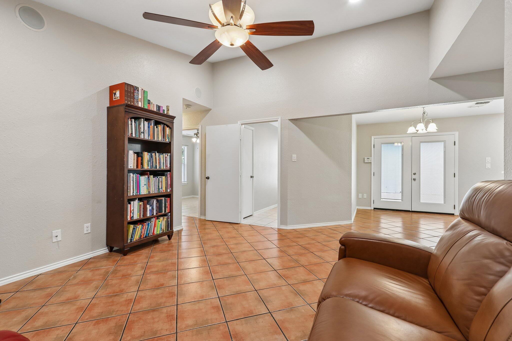 5919 Kevin Kelly Pl Property Photo 7