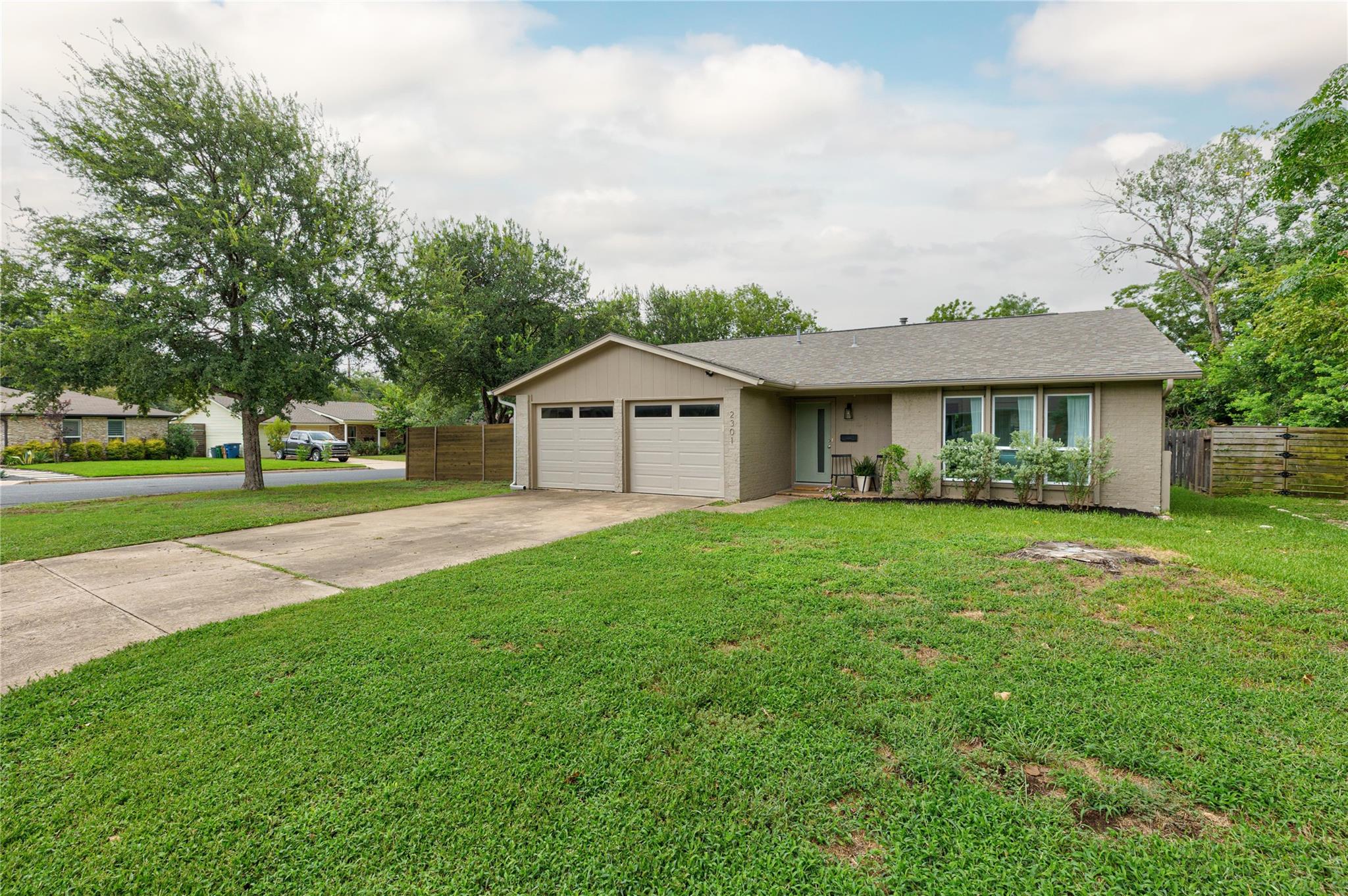 2301 Village Cir Property Photo 25