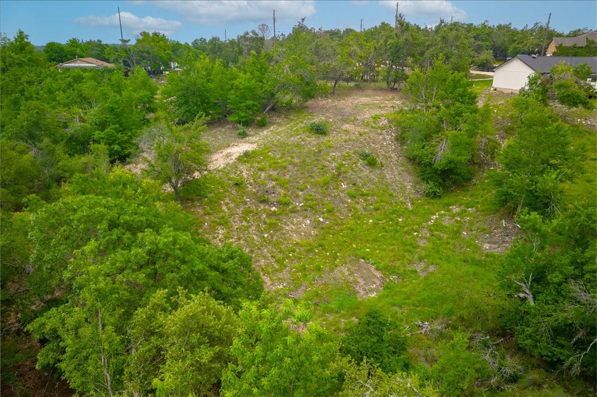 17102 Oak Cliff Cir Property Photo 3