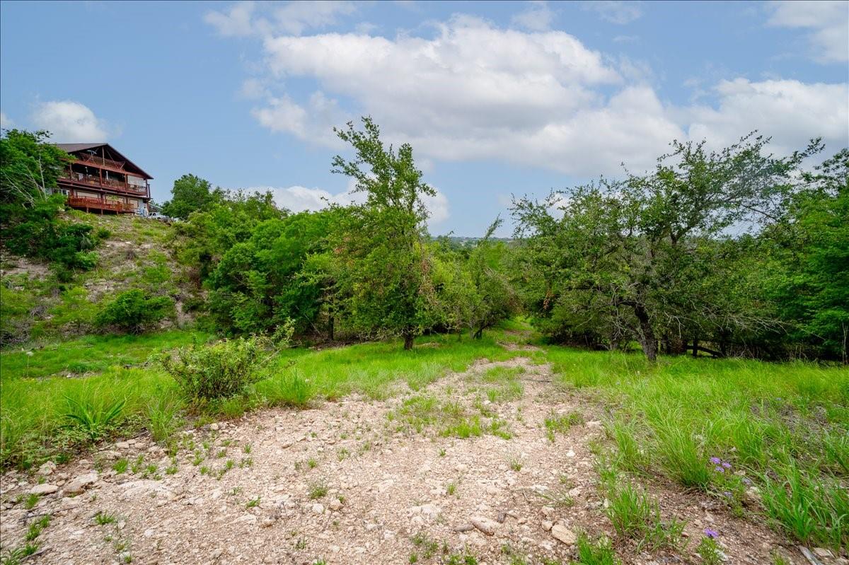 17102 Oak Cliff Cir Property Photo 9