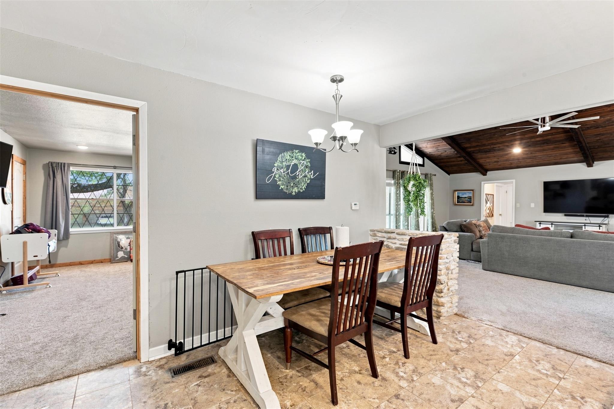 1103 S Willis St Property Photo 5