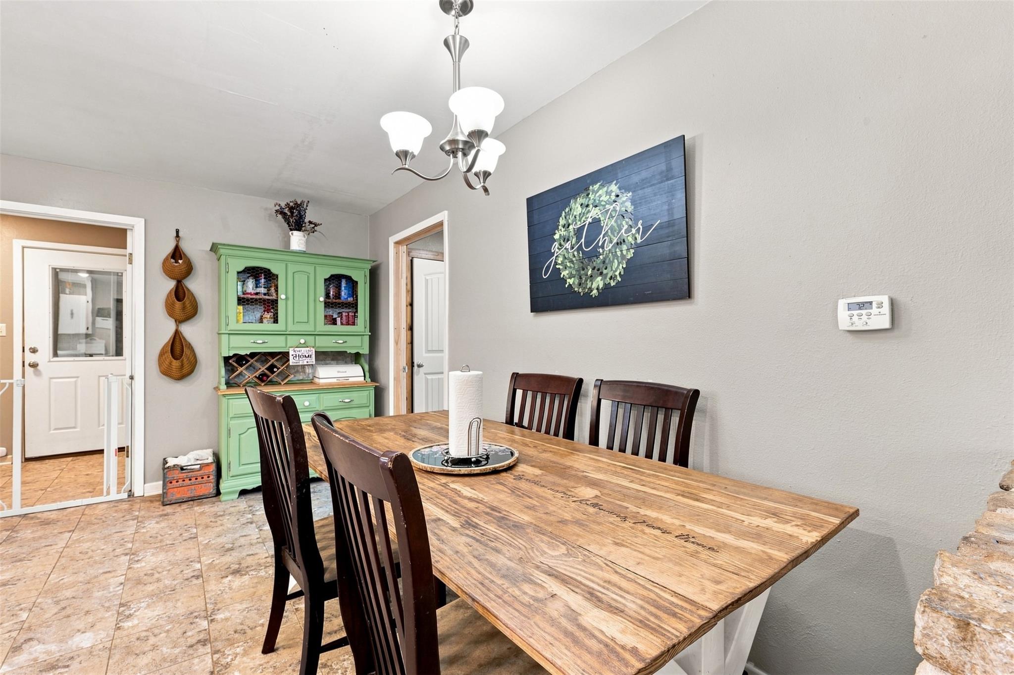1103 S Willis St Property Photo 8