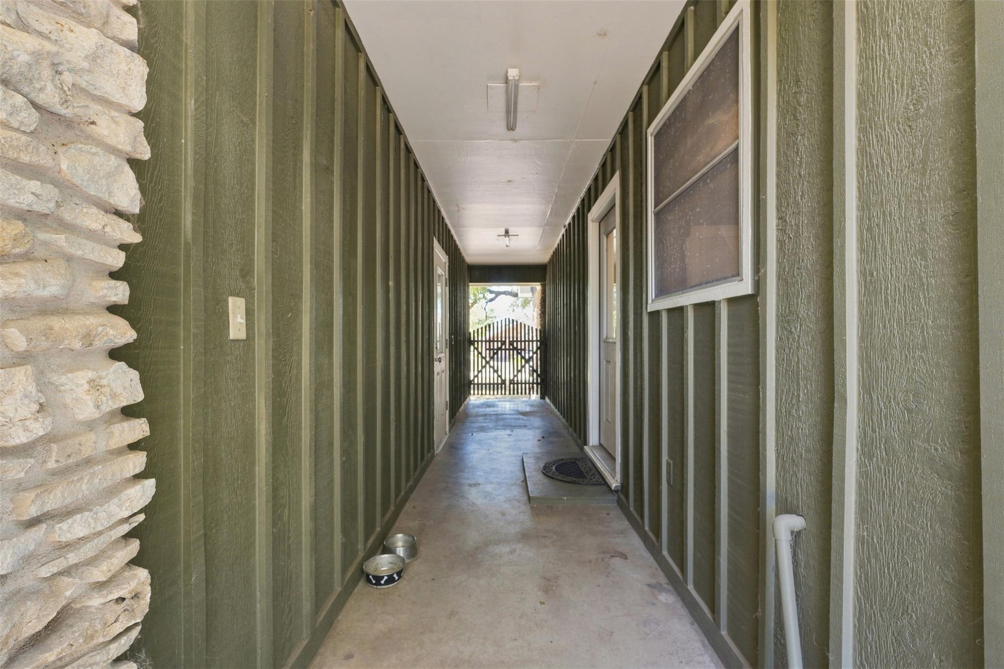 1103 S Willis St Property Photo 22