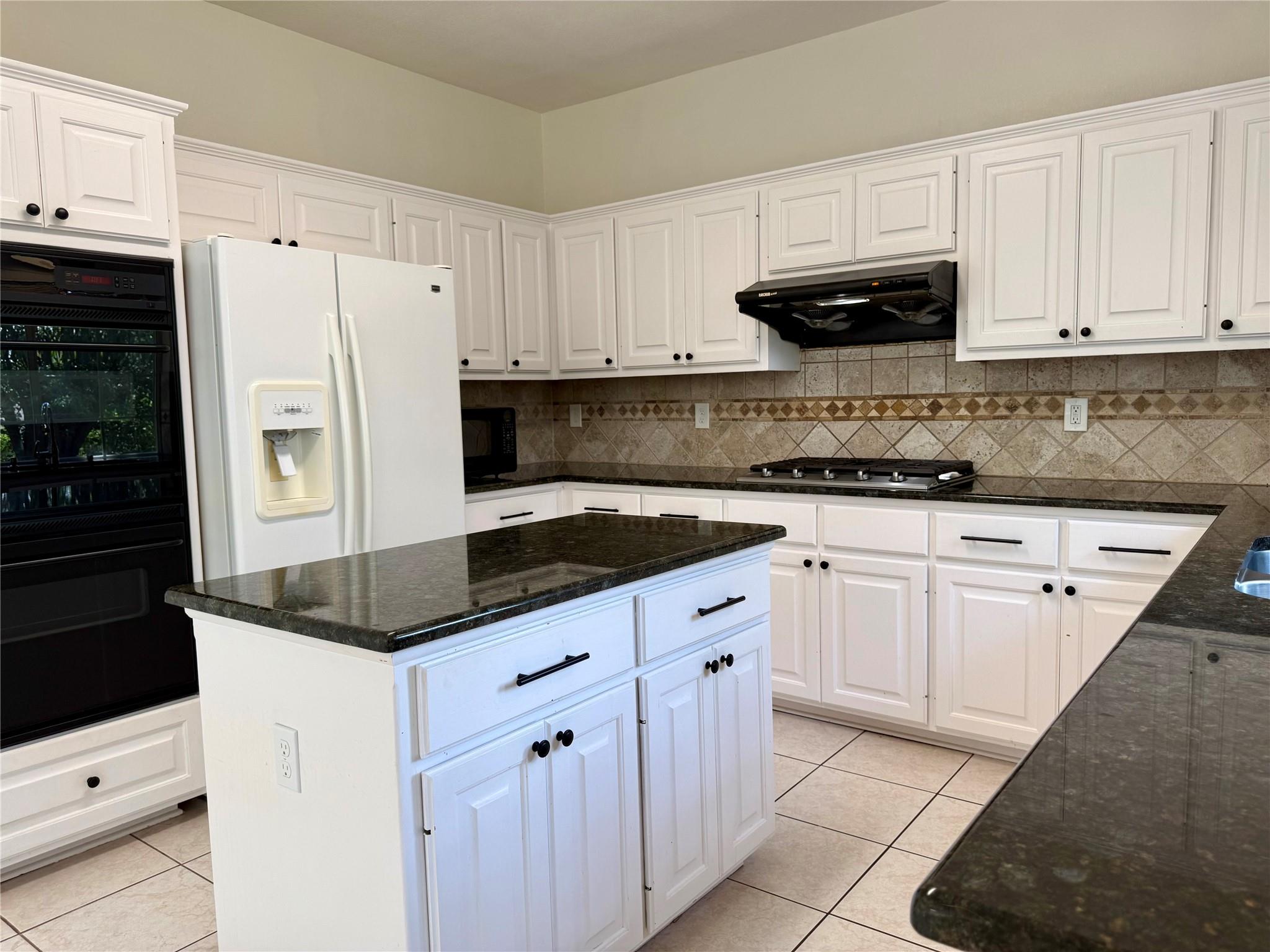11112 Marden Ln Property Photo 11
