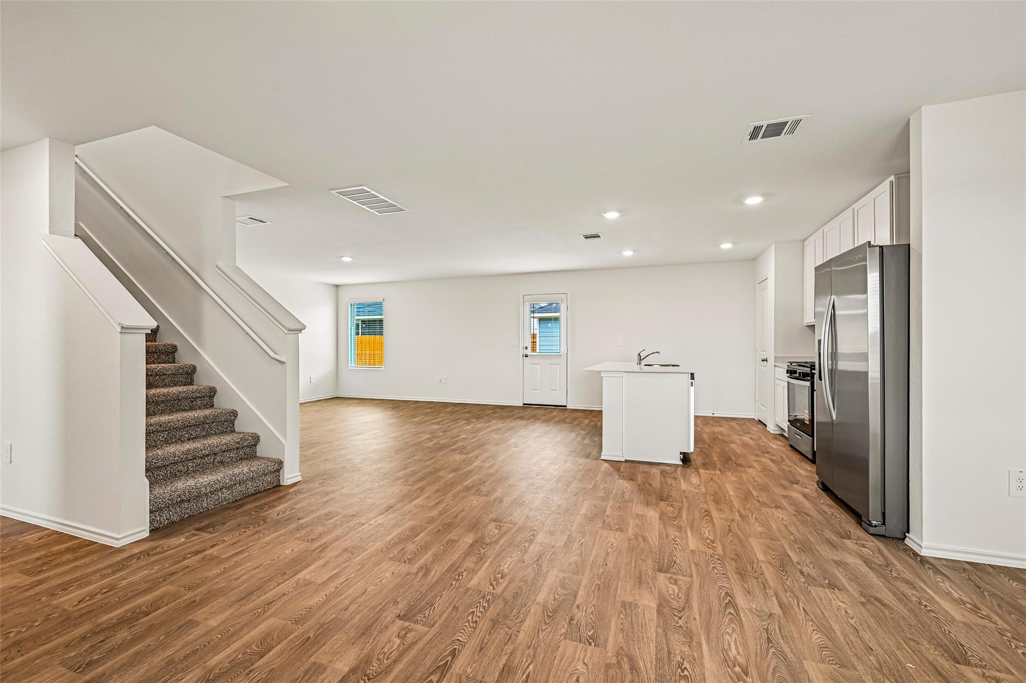 171 Bardwell Way Property Photo 4