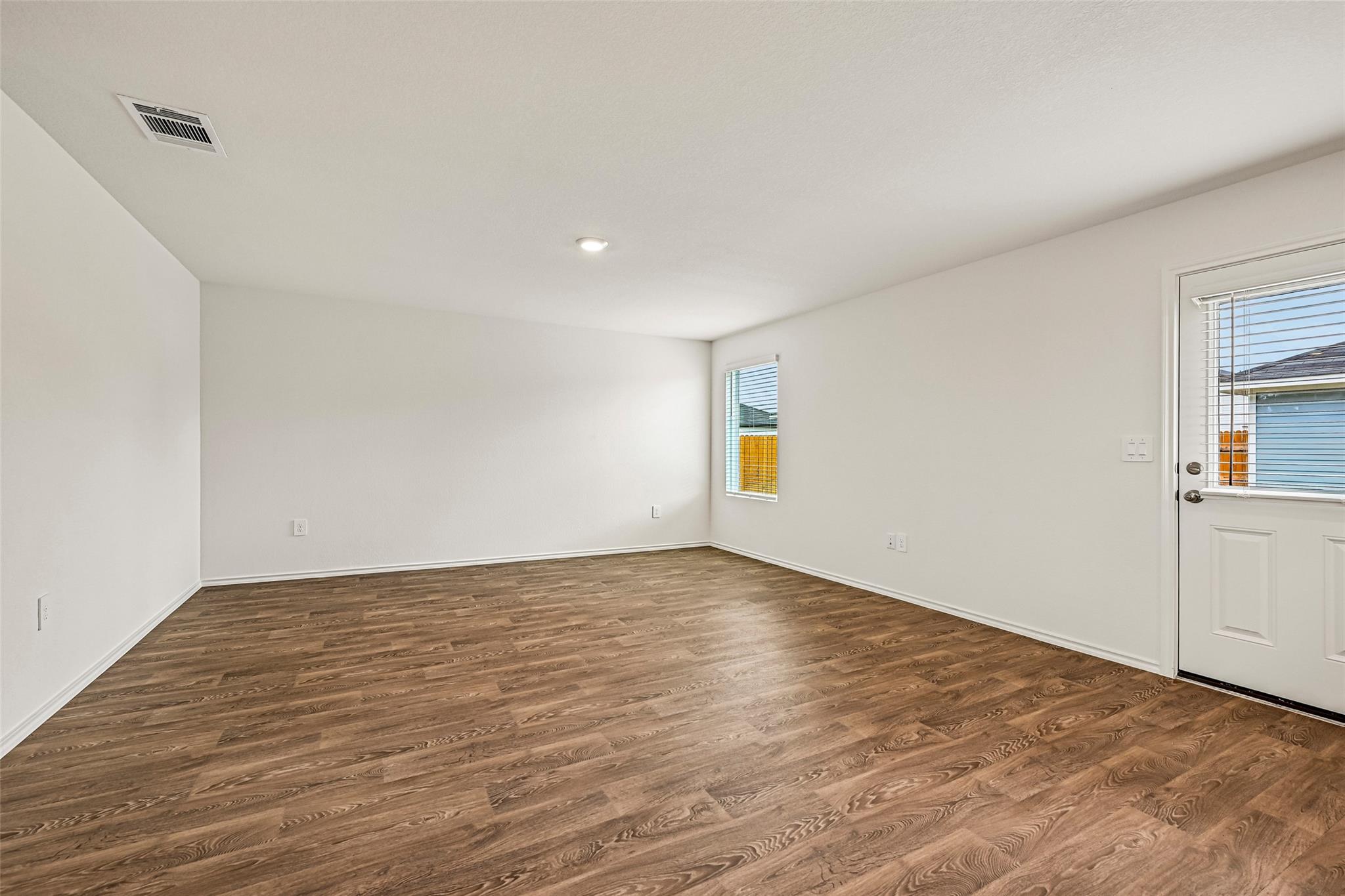 171 Bardwell Way Property Photo 5