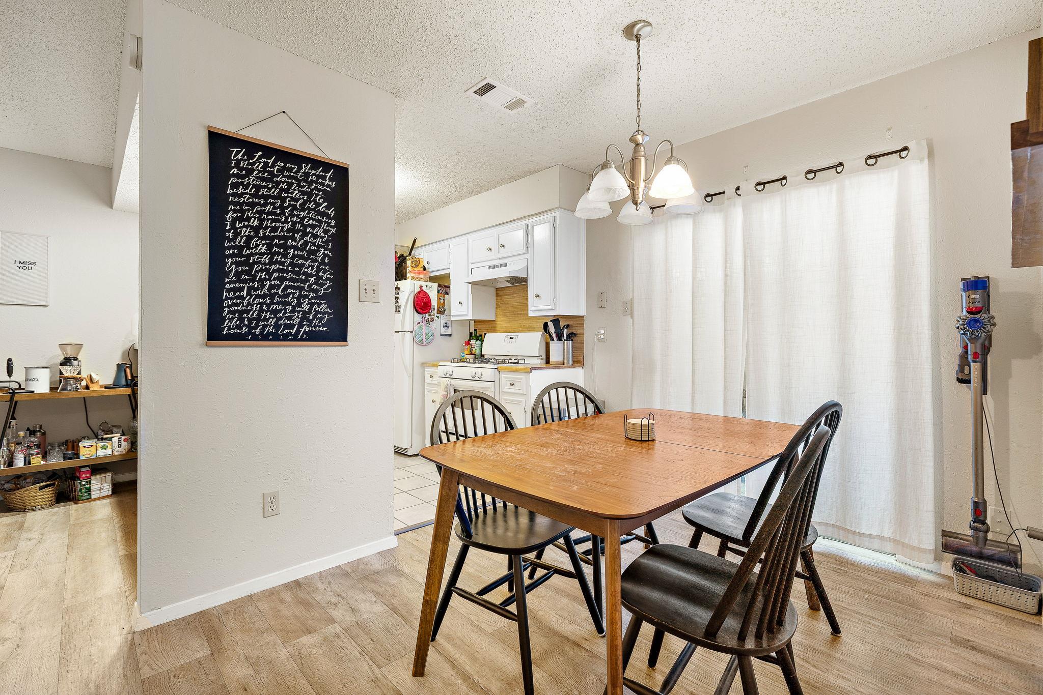 1202 Dobie Dr Property Photo 6