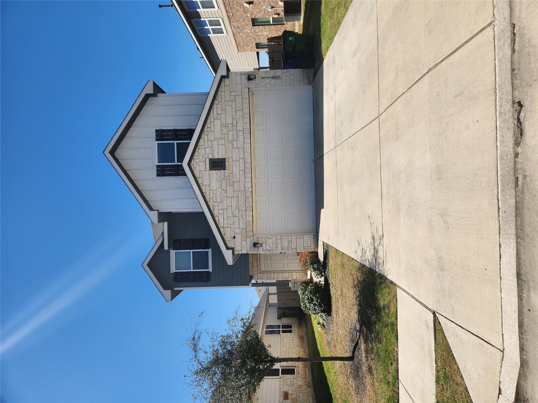 1105 Beechtree Ln Property Photo