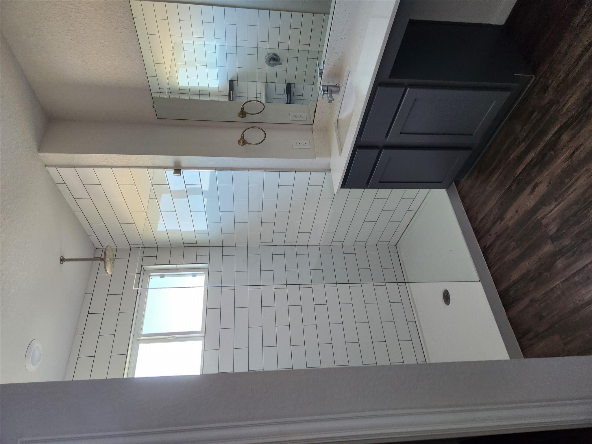 1105 Beechtree Ln Property Photo 3