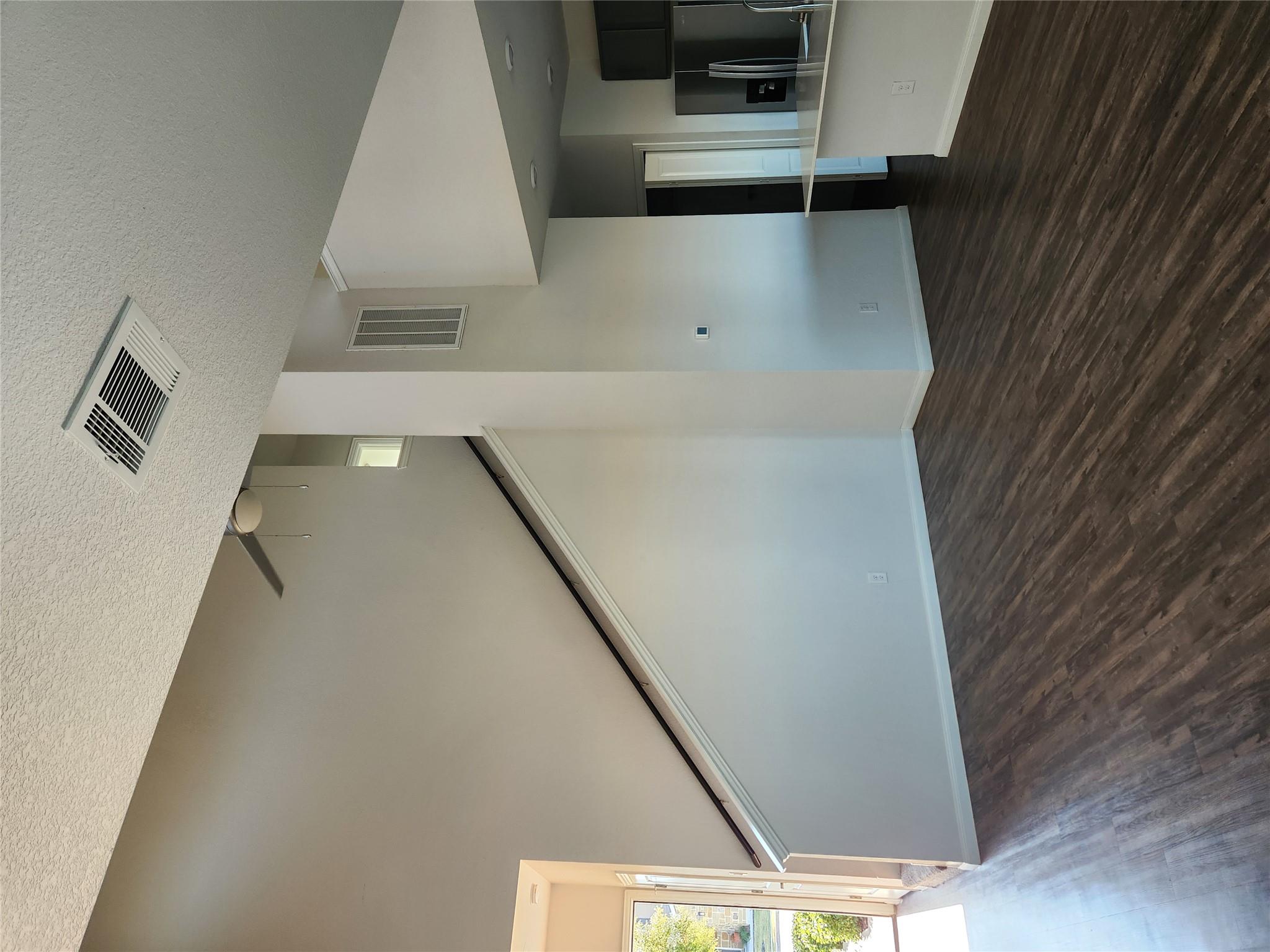 1105 Beechtree Ln Property Photo 6