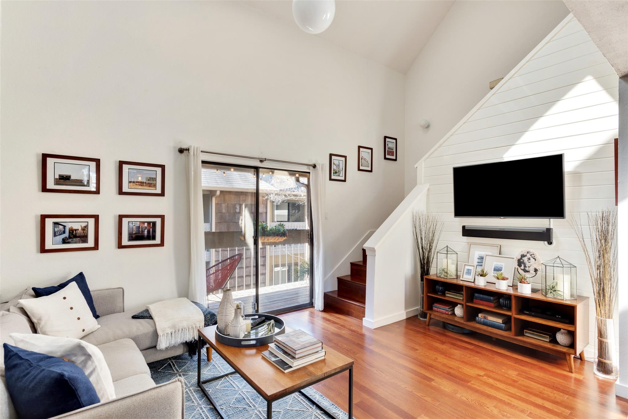 1b Real Estate Listings Main Image