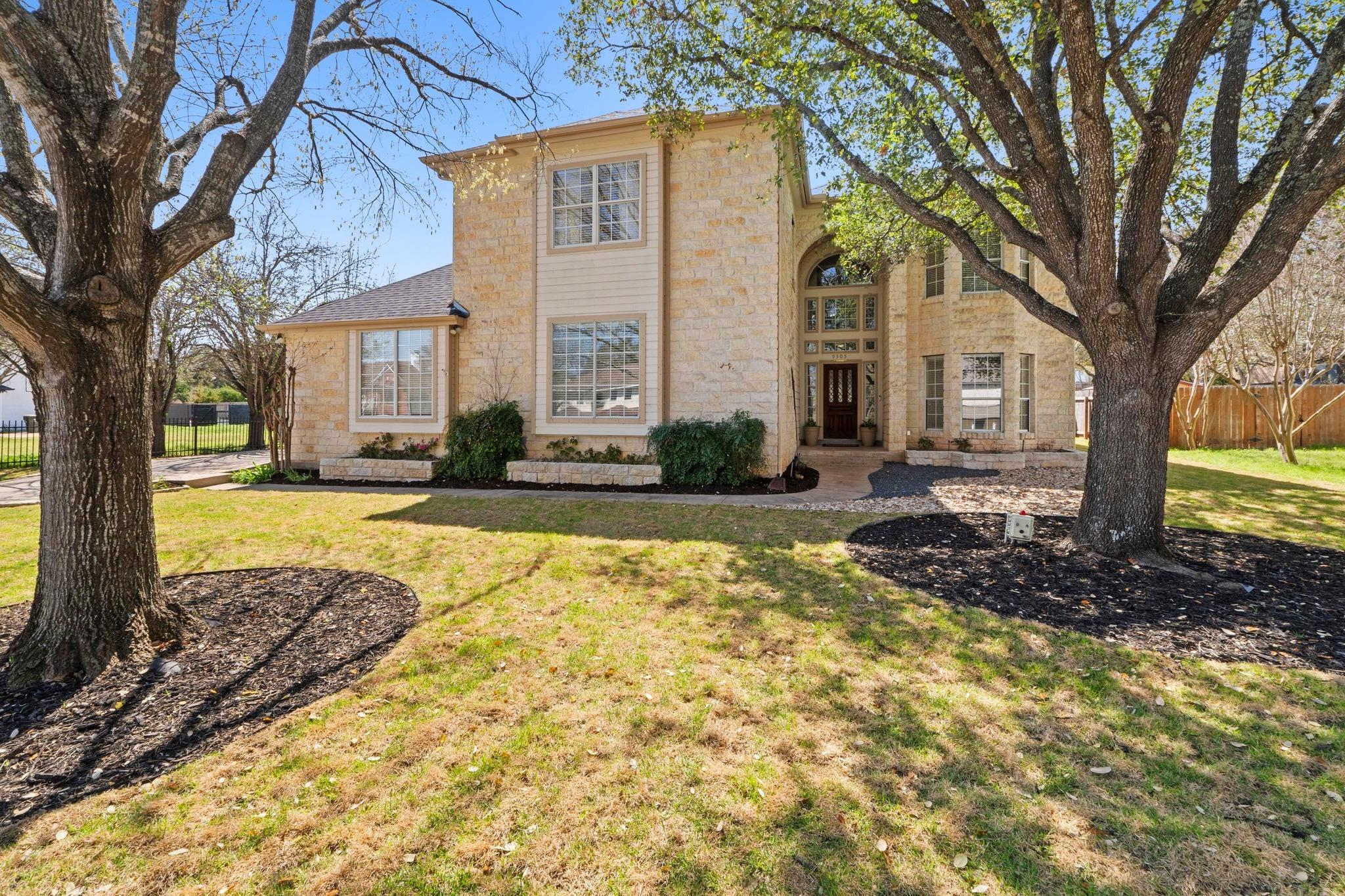 9305 Caracas Dr Property Photo