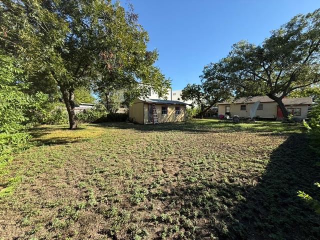 1106 Justin Ln Property Photo 5