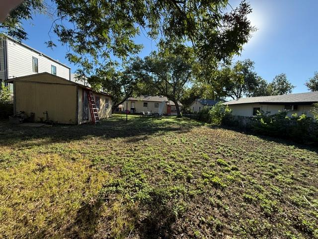 1106 Justin Ln Property Photo 6