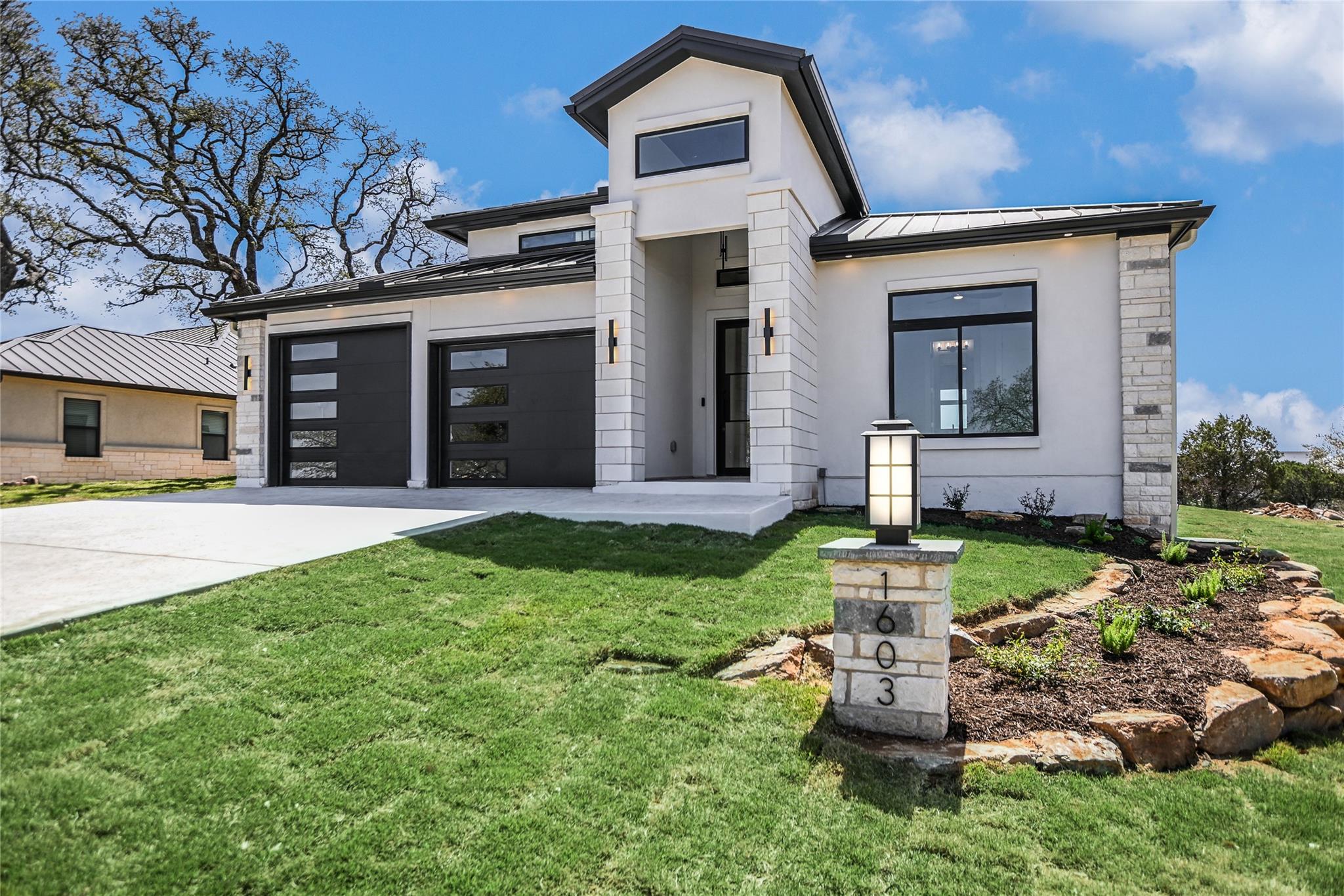 1603 Sapphire Property Photo