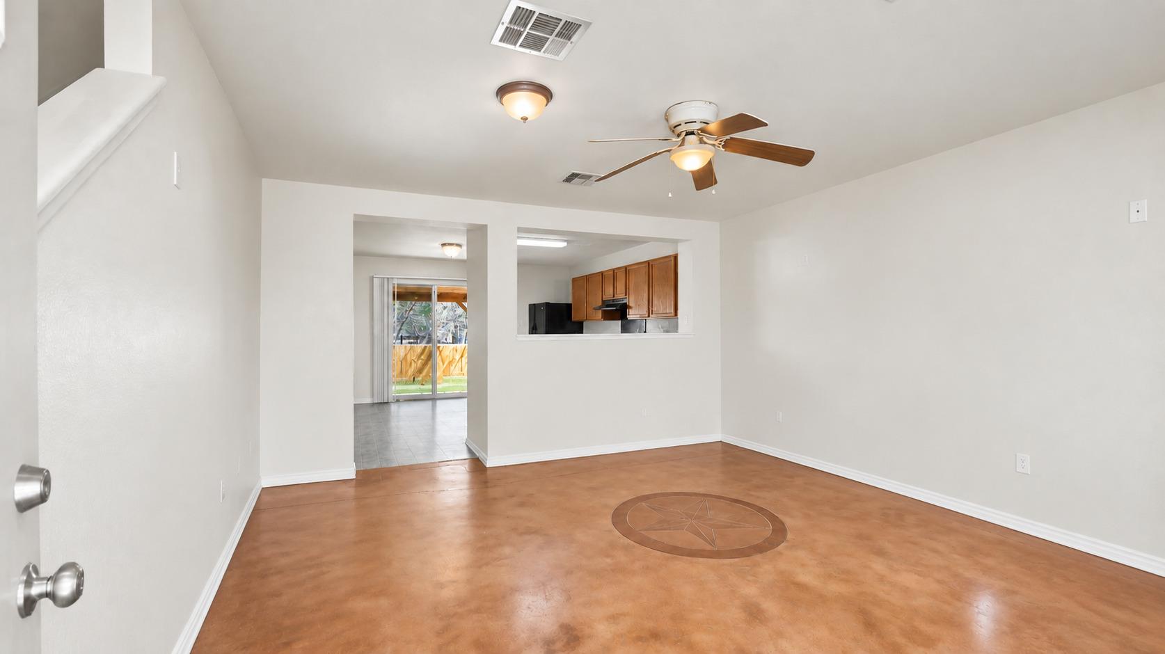 804 Dawlish Dr Property Photo 3